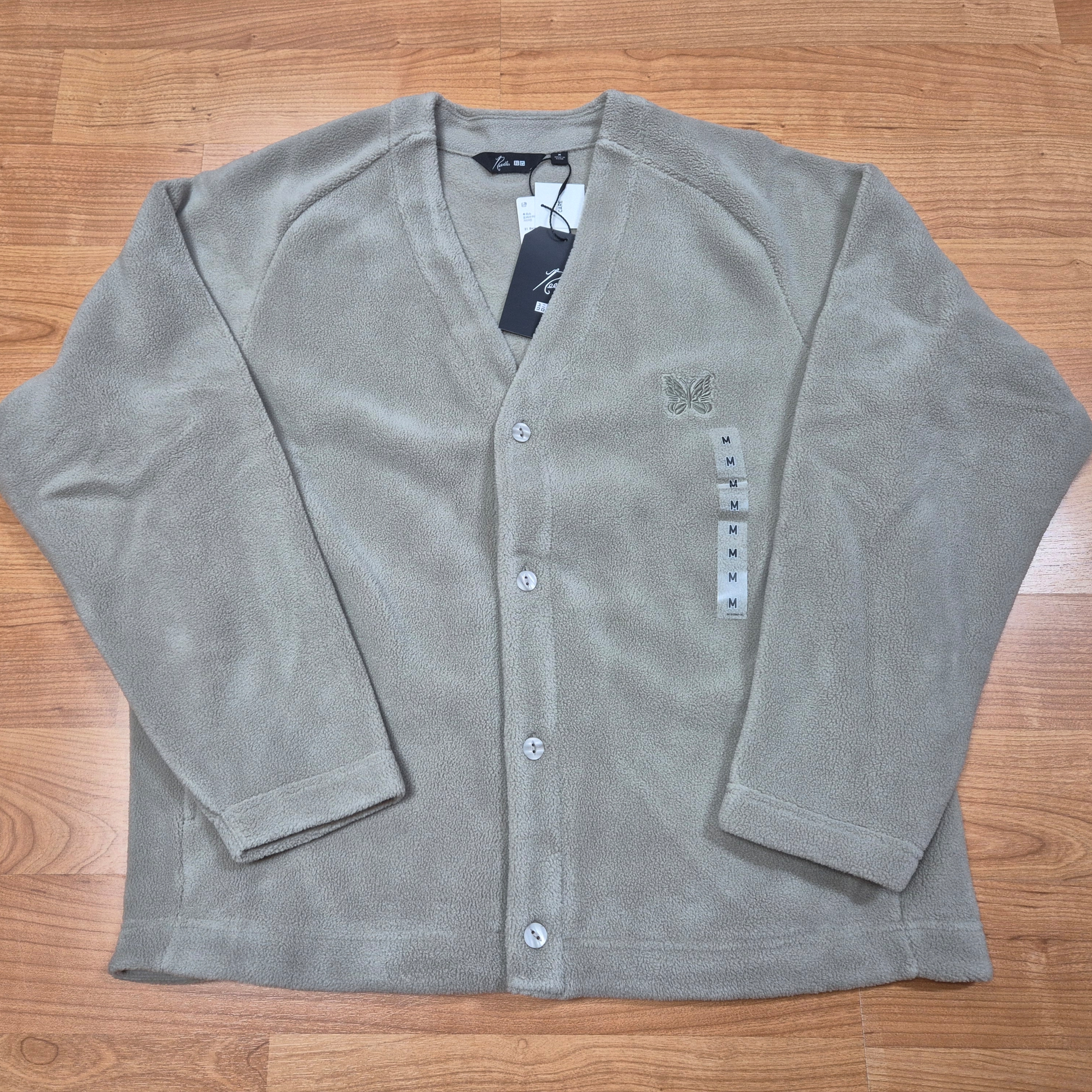 Uniqlo x Needles Fleece Oversized Cardigan Black - KR, Uniqlo x Needles Fleece Oversized Cardigan Beige - KR 착용 스타일 - 4