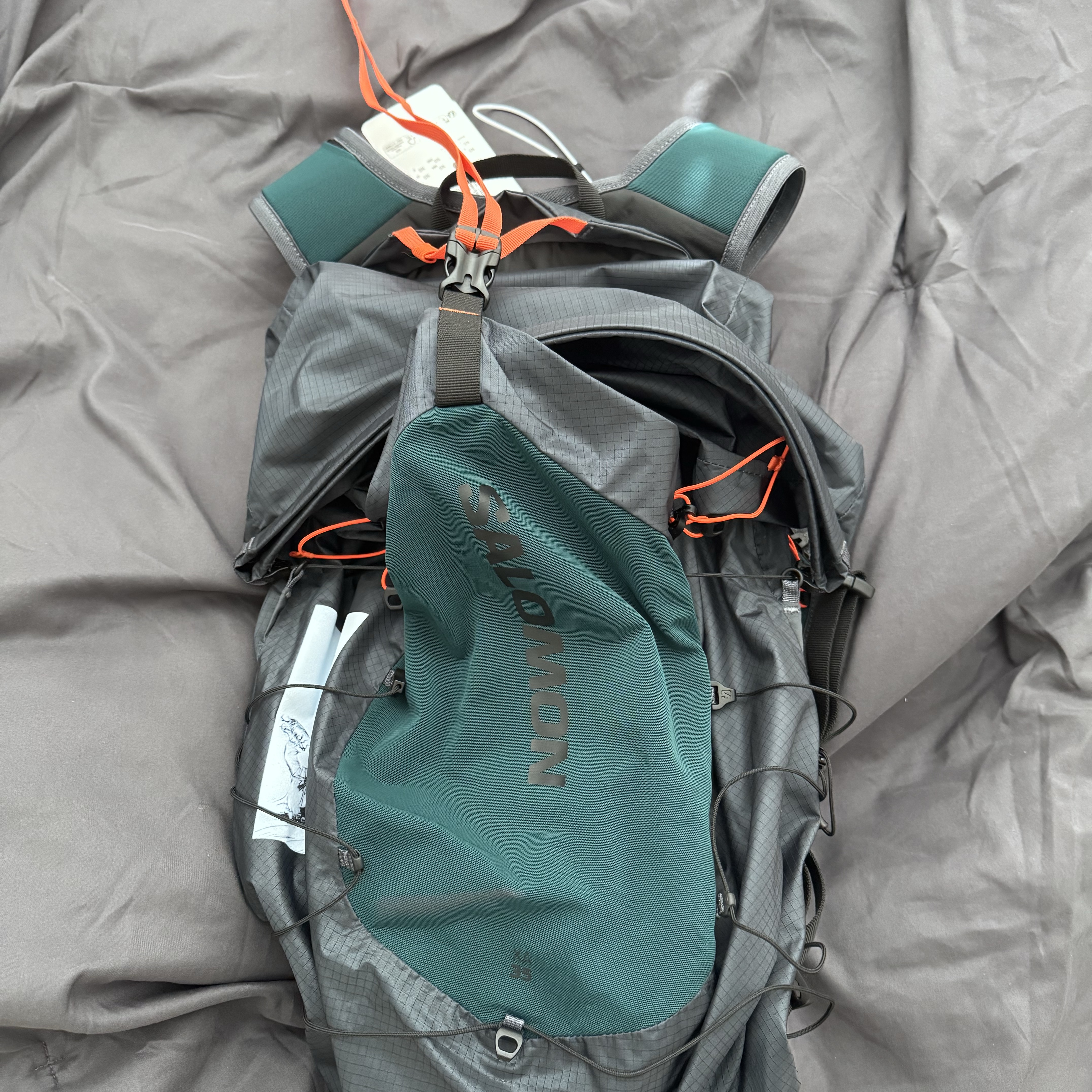 Salomon x GR10K XA 35 Ebony Ponderosa Pine 착용 스타일 - 2