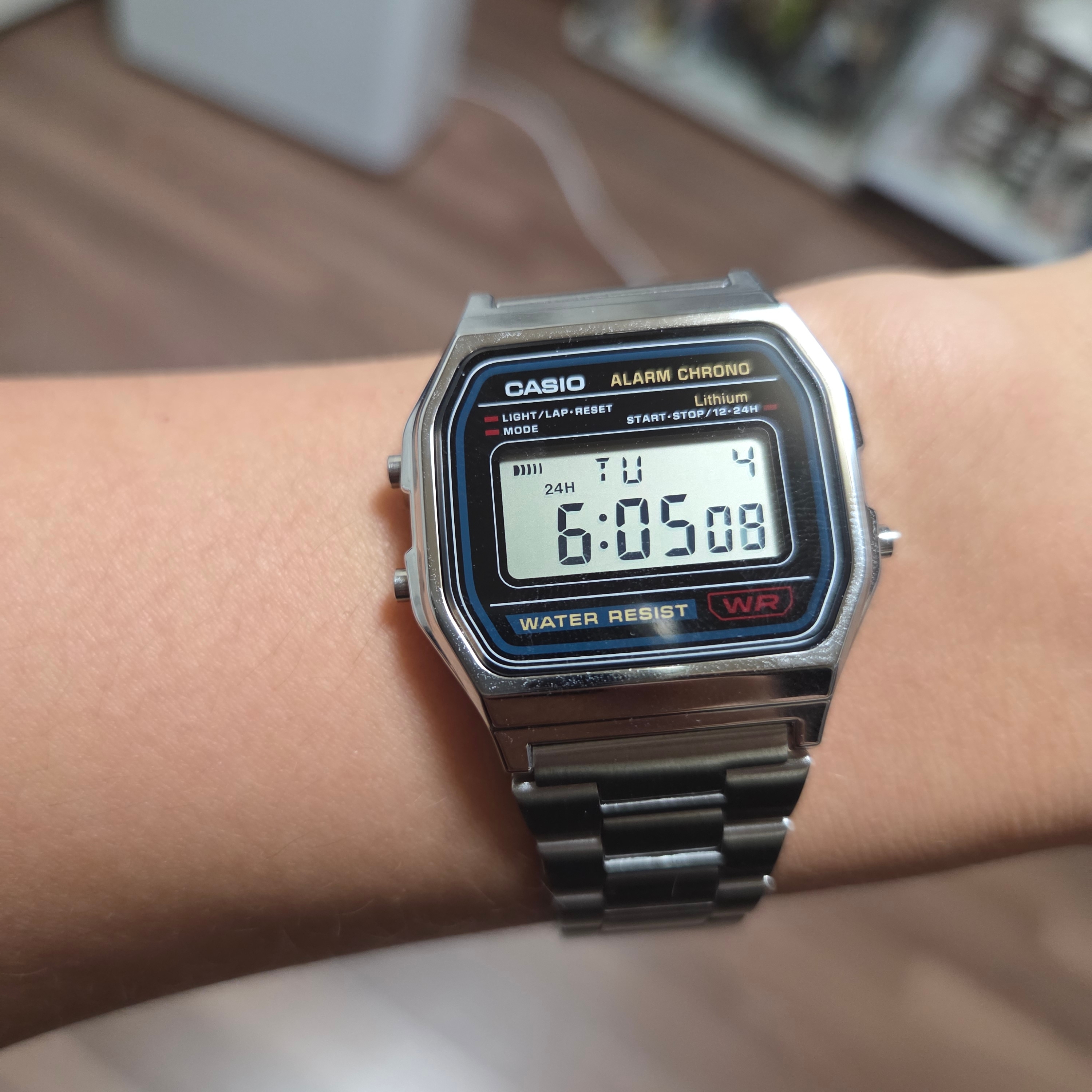 Casio A-158WA-1, Jordan 4 x Nike SB Retro SP Pine Green 착용 스타일 - 2