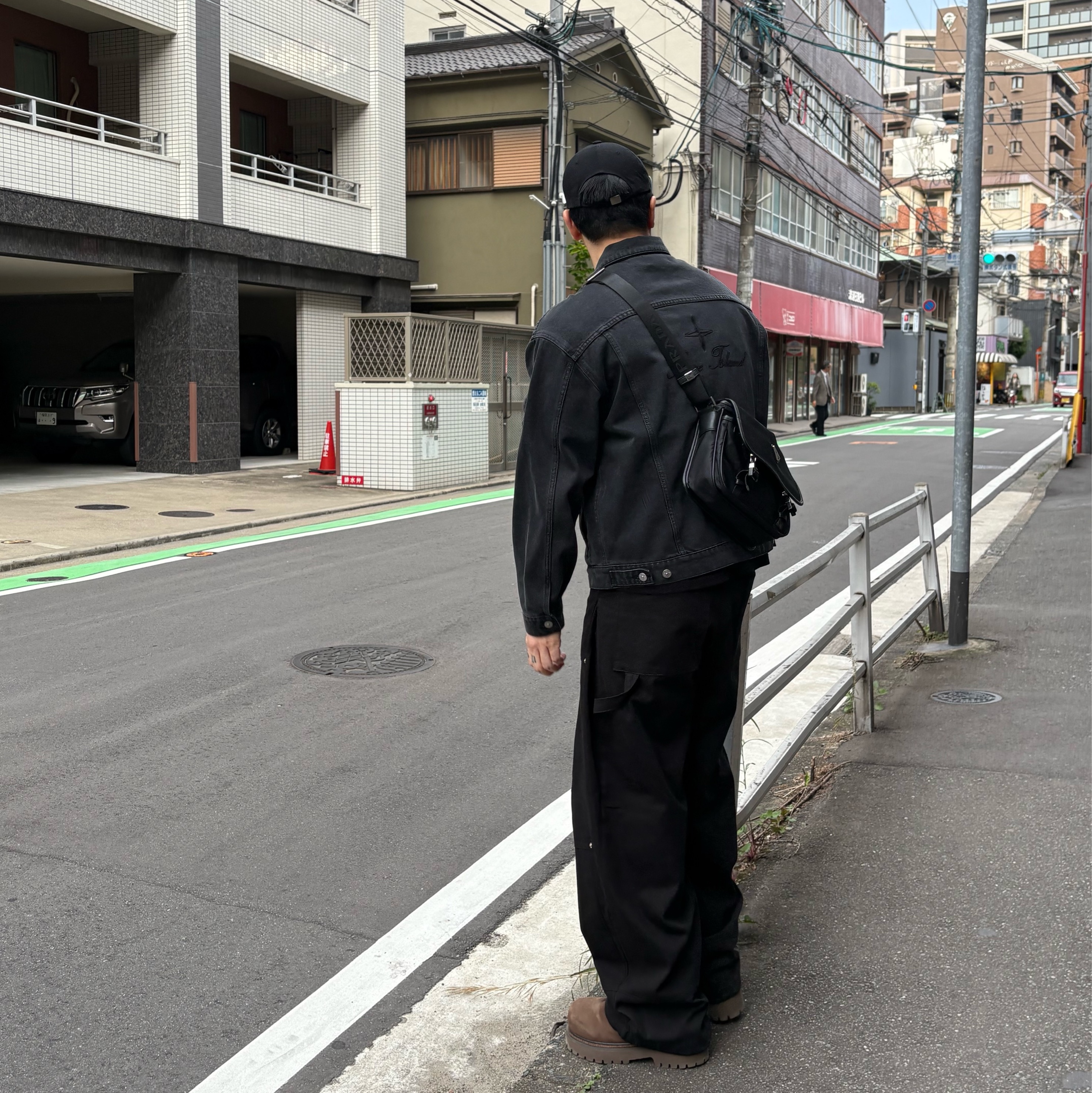 Supreme x Stone Island Denim Trucker Jacket Black - 23FW, LOSTGARDEN Route Brown 착용 스타일 - 2