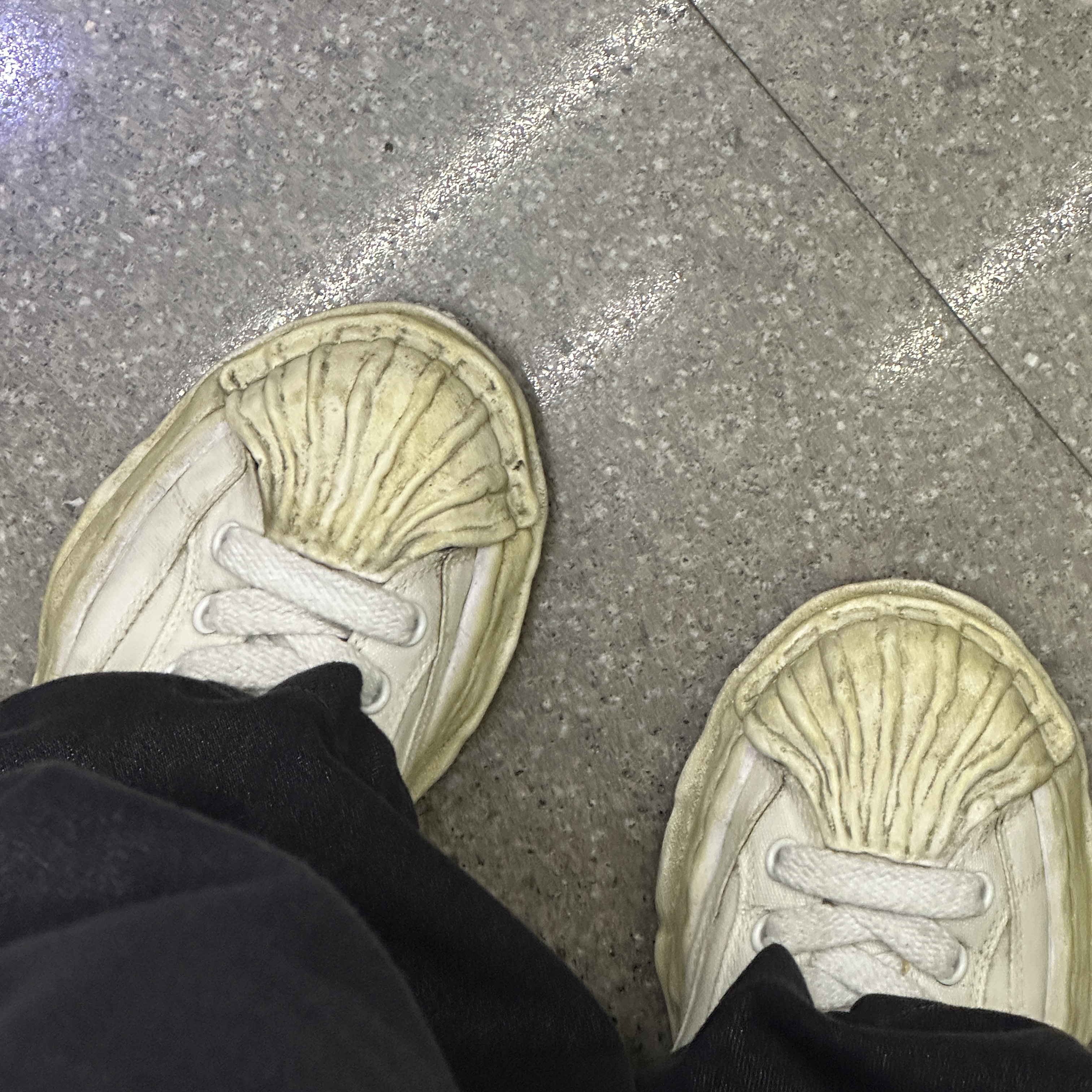 Maison Mihara Yasuhiro Blakey OG Sole Canvas Low-top Sneakers White 착용 스타일