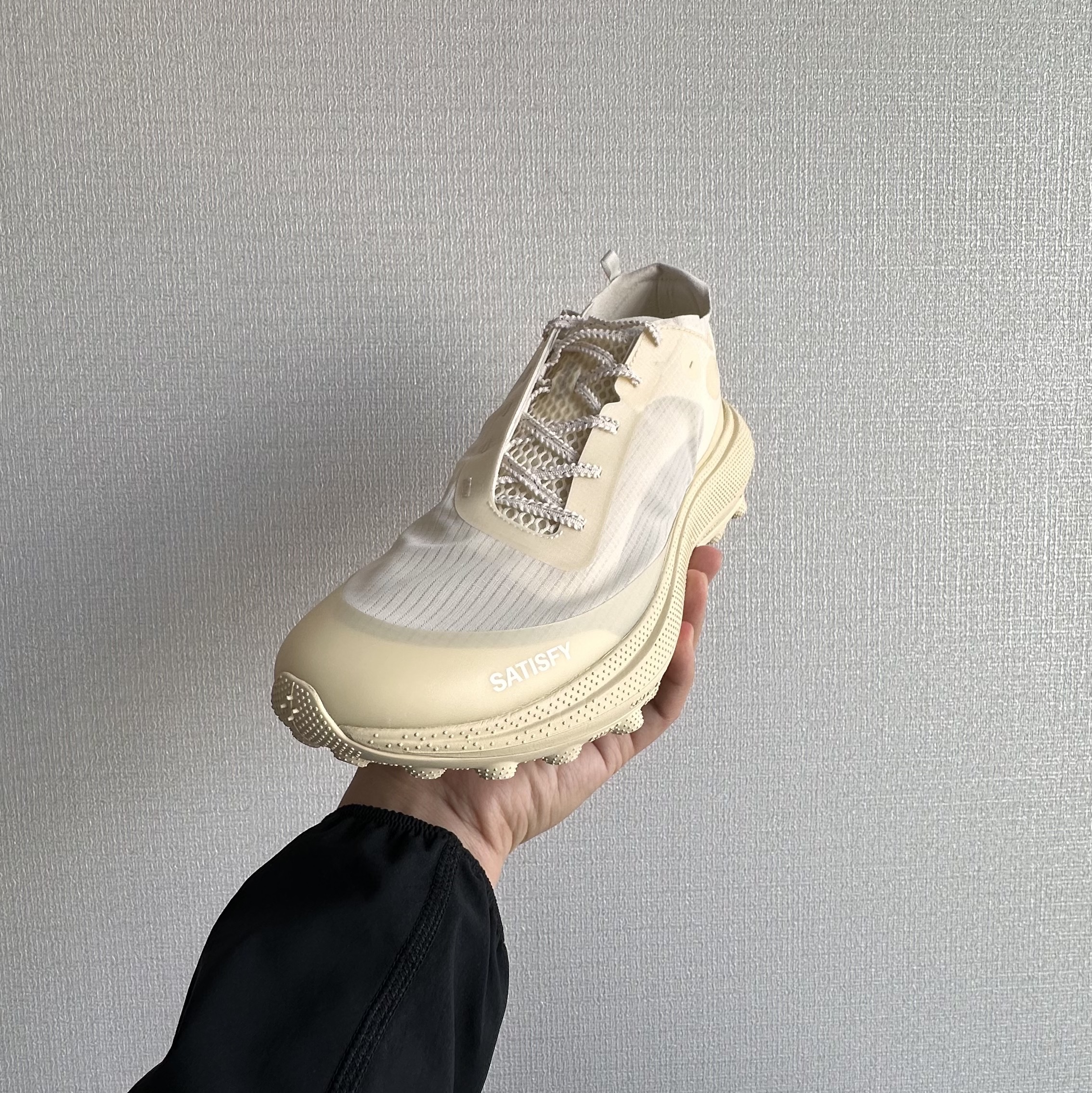 Satisfy The Rocker Antique White (Special Edition) 착용 스타일
