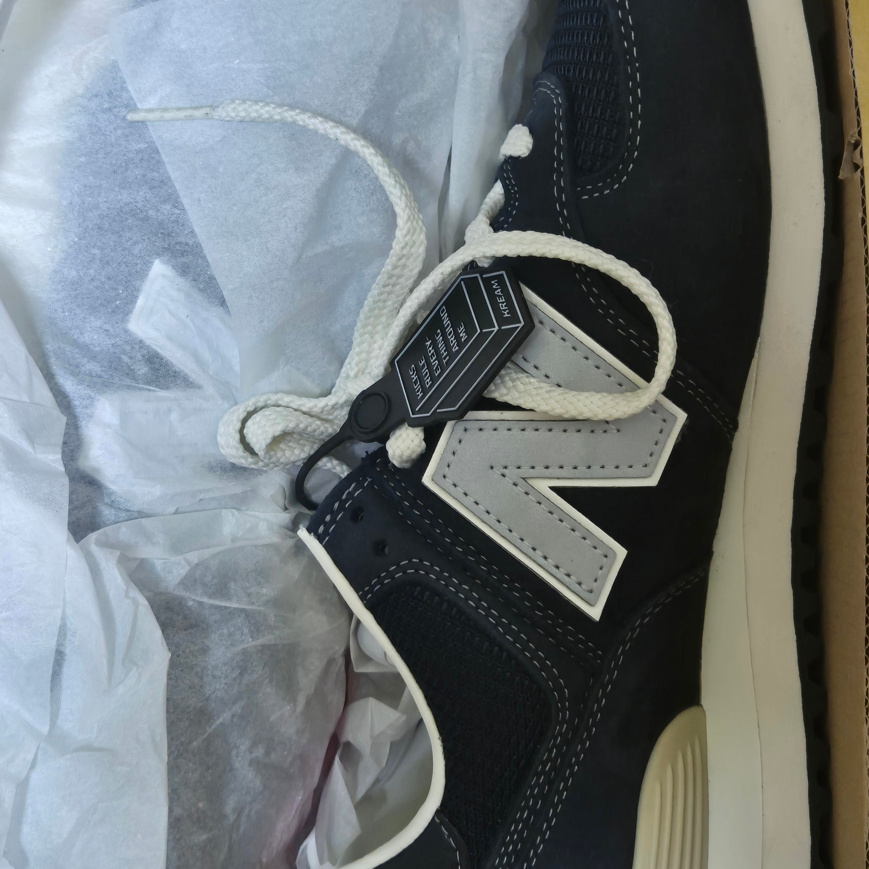 New Balance x Pottery 574 Premium Hard Navy 착용 스타일