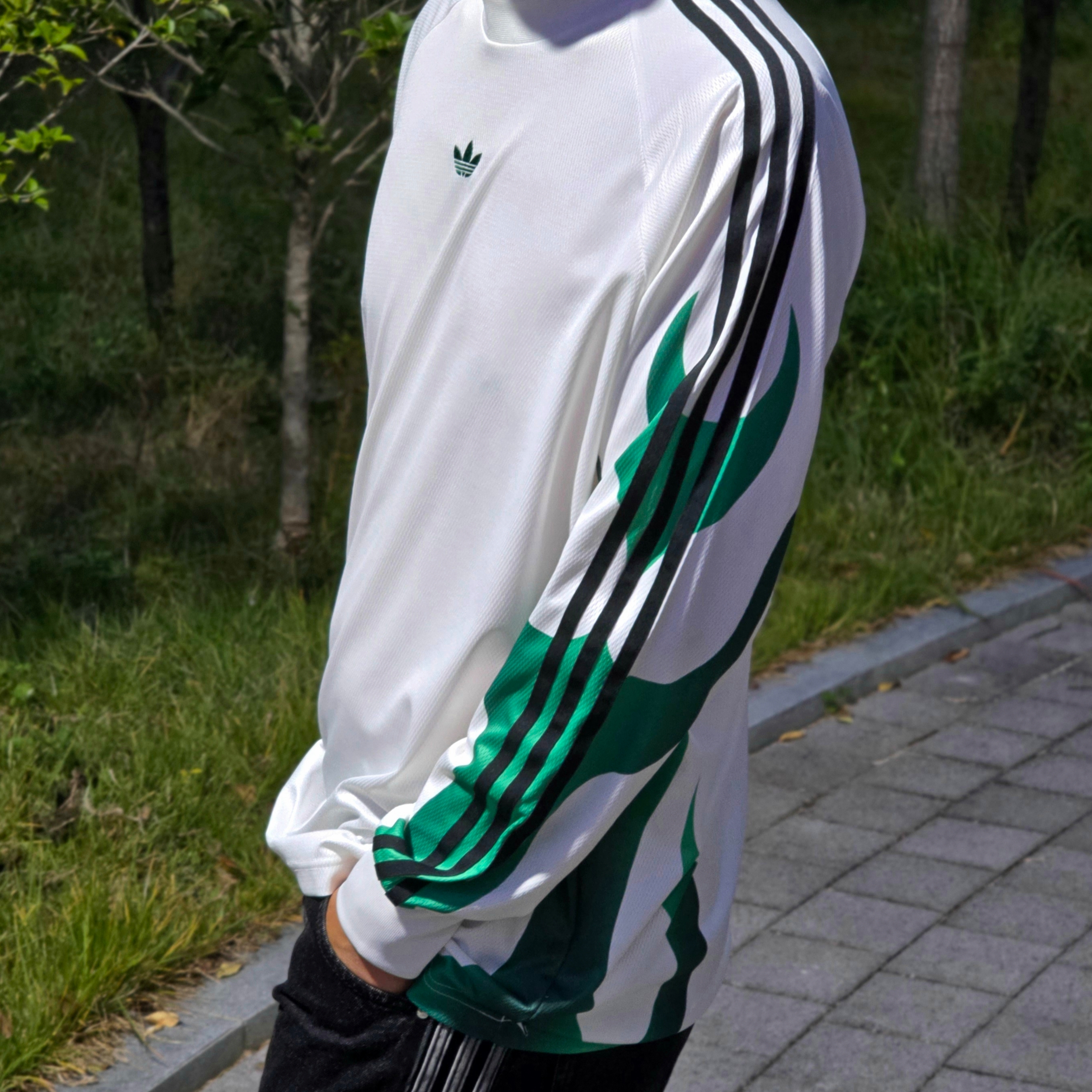 Adidas Flames Bike Shirt White - KR Sizing, Adidas Flames Bike Shirt White - US Sizing 착용 스타일 - 2