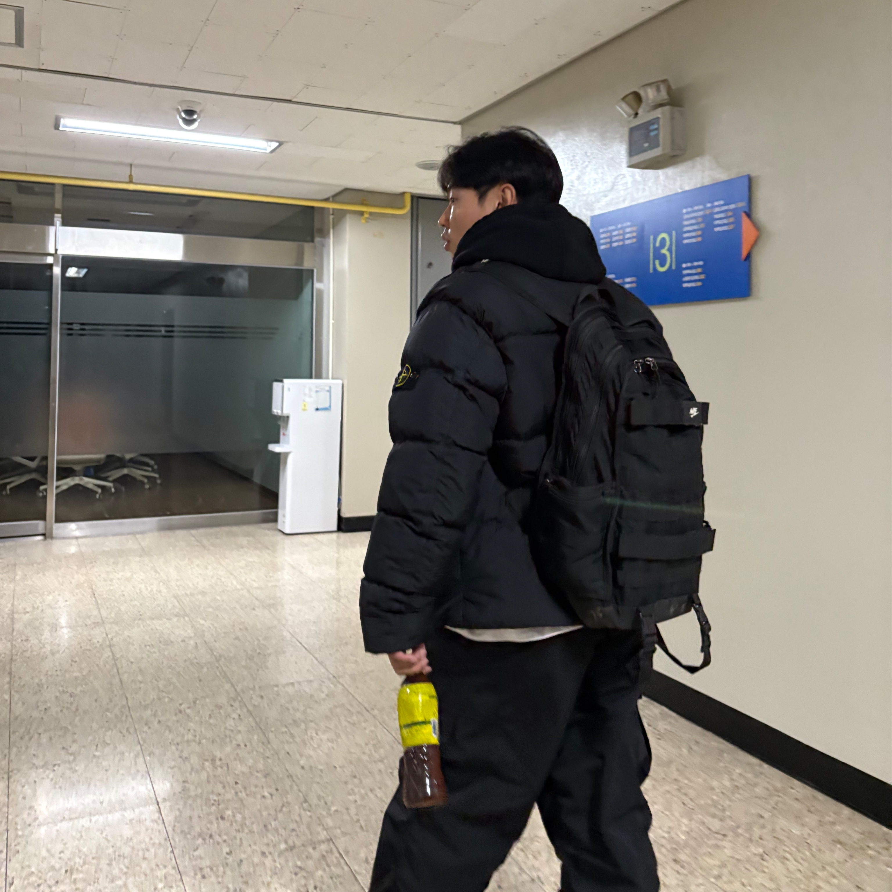Stone Island 4100010 Crinkle Reps NY Recycled Nylon Down Jacket with Wind Resistant Black - 25FW, Supreme x Fox Racing Zip Up Hooded Sweatshirt Black - 25FW 착용 스타일 - 1