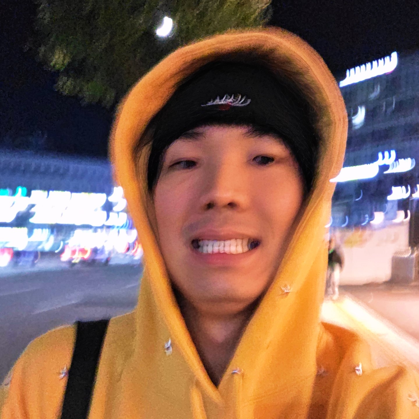Supreme Stars Studded Hooded Sweatshirt Dusty Gold - 25FW 착용 스타일 - 2