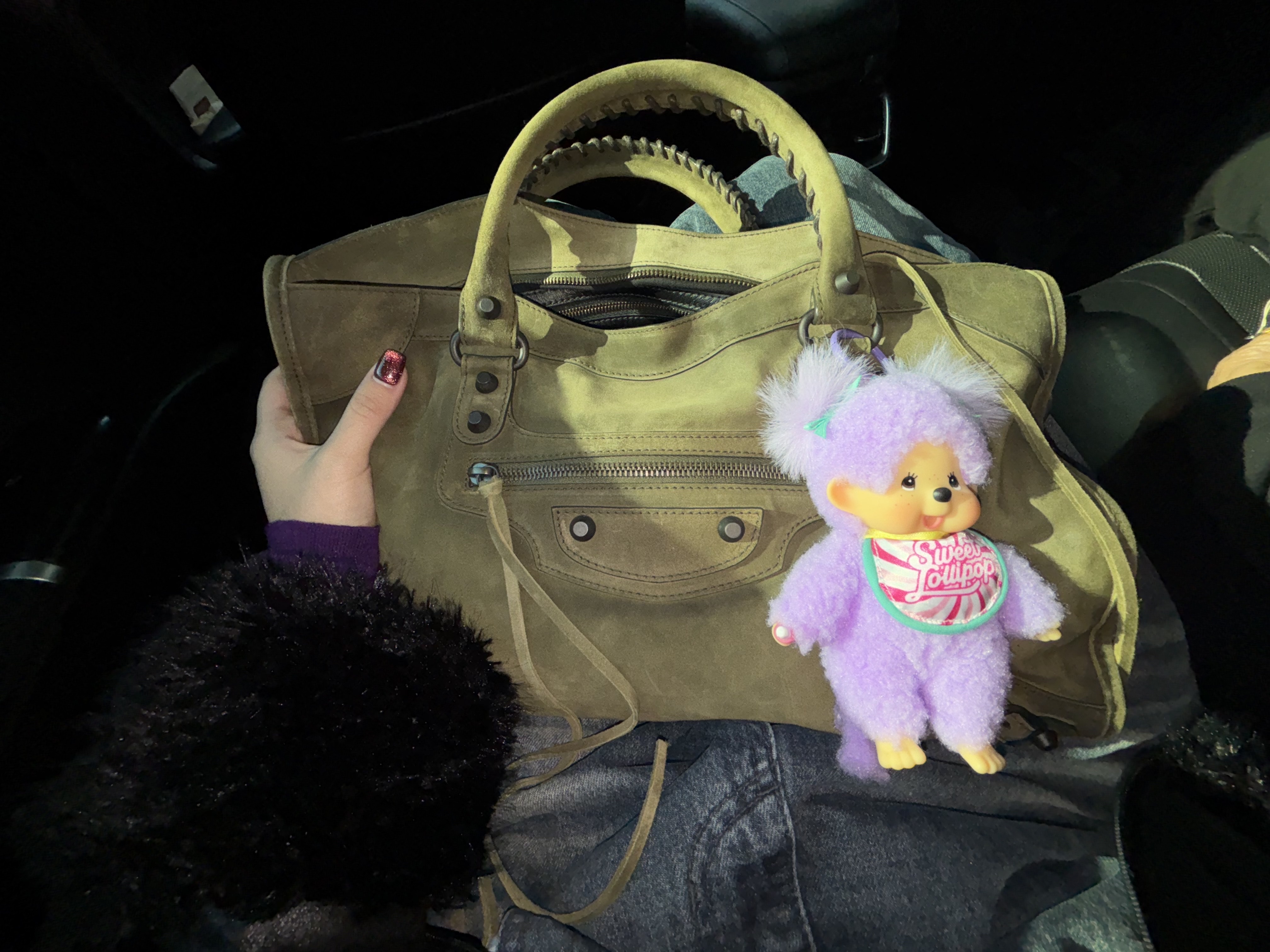 Monchhichi Sweet Lollipop Keychain Purple, Balenciaga Le City Bag Medium Khaki 착용 스타일