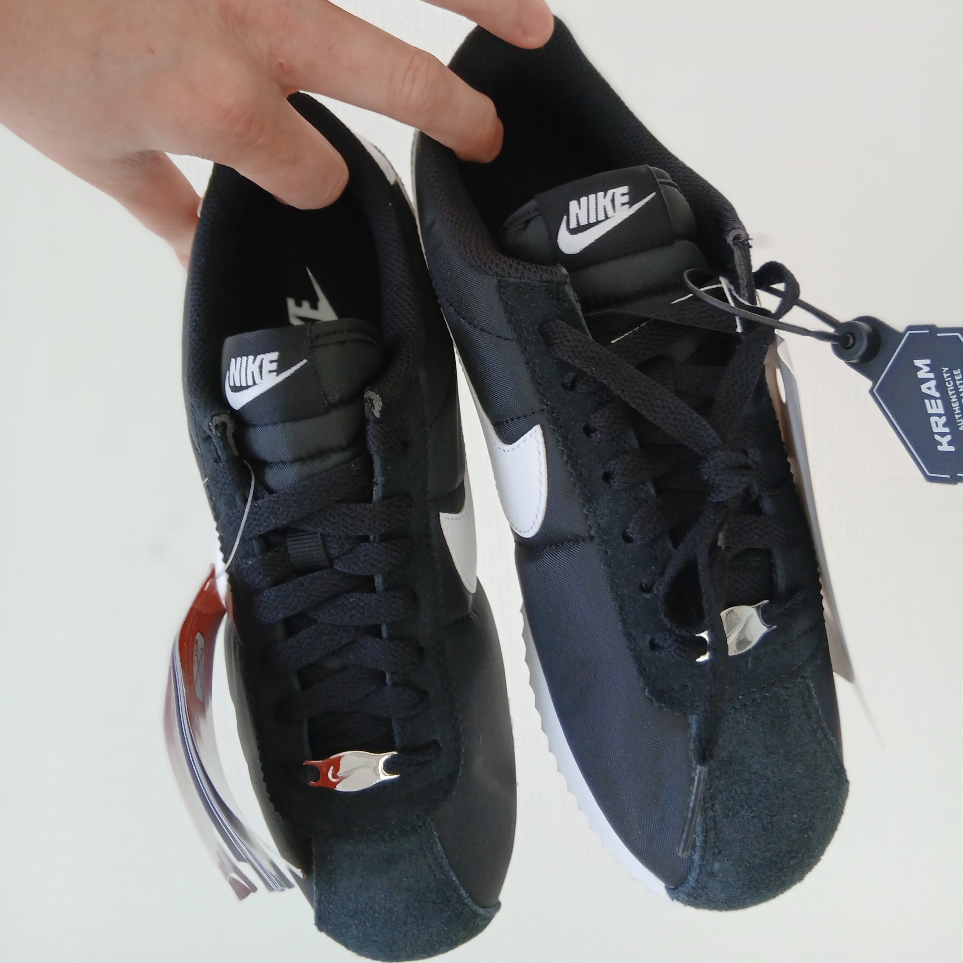 (W) Nike Cortez Black and White 착용 스타일 - 3
