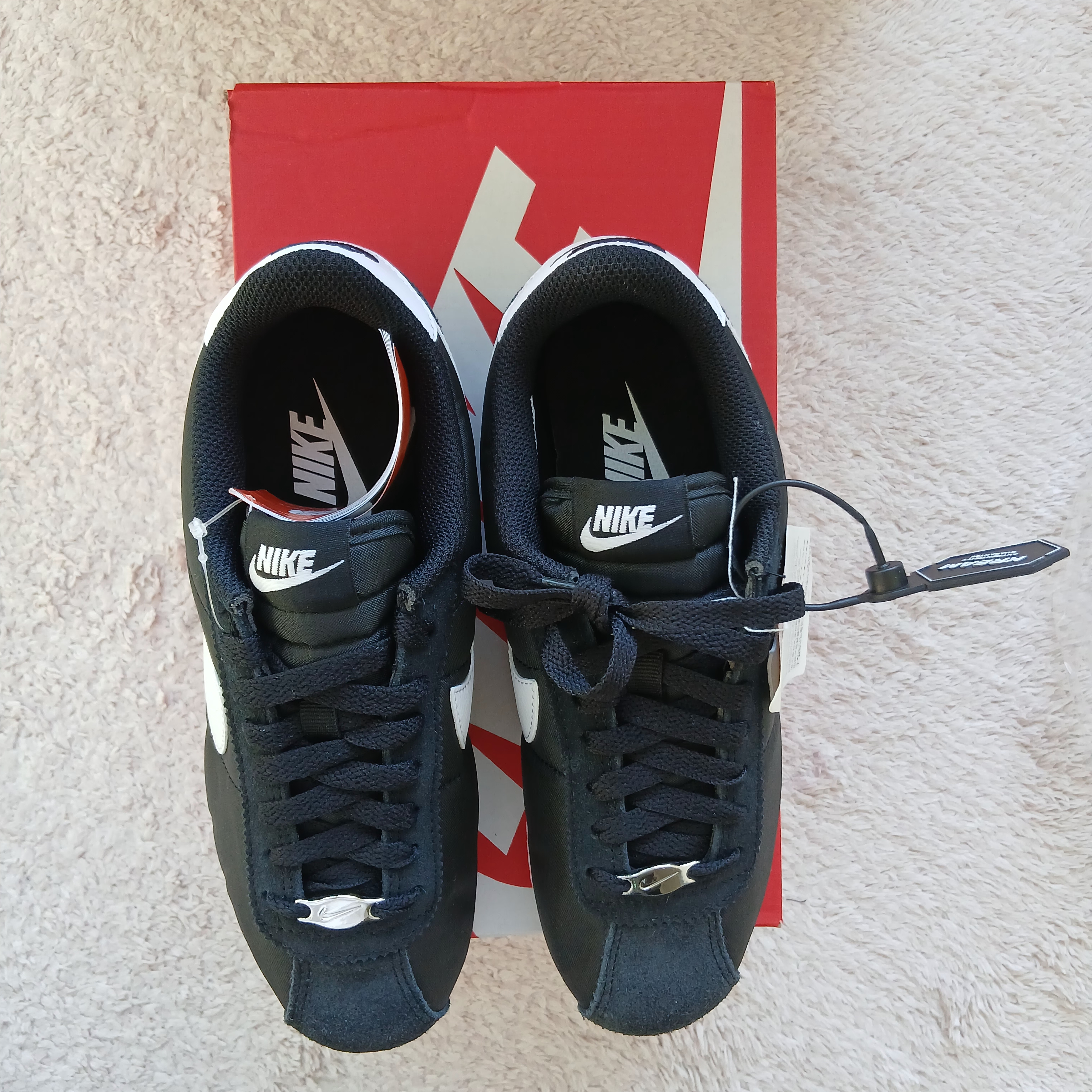 (W) Nike Cortez Black and White 착용 스타일 - 10