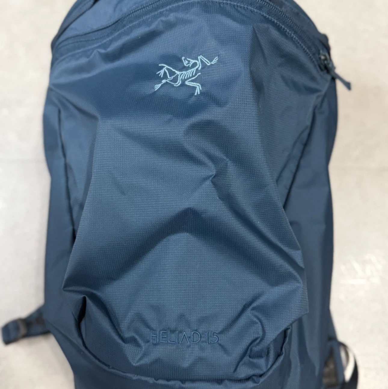 Arc'teryx Heliad 15 Backpack Nightscape 착용 스타일