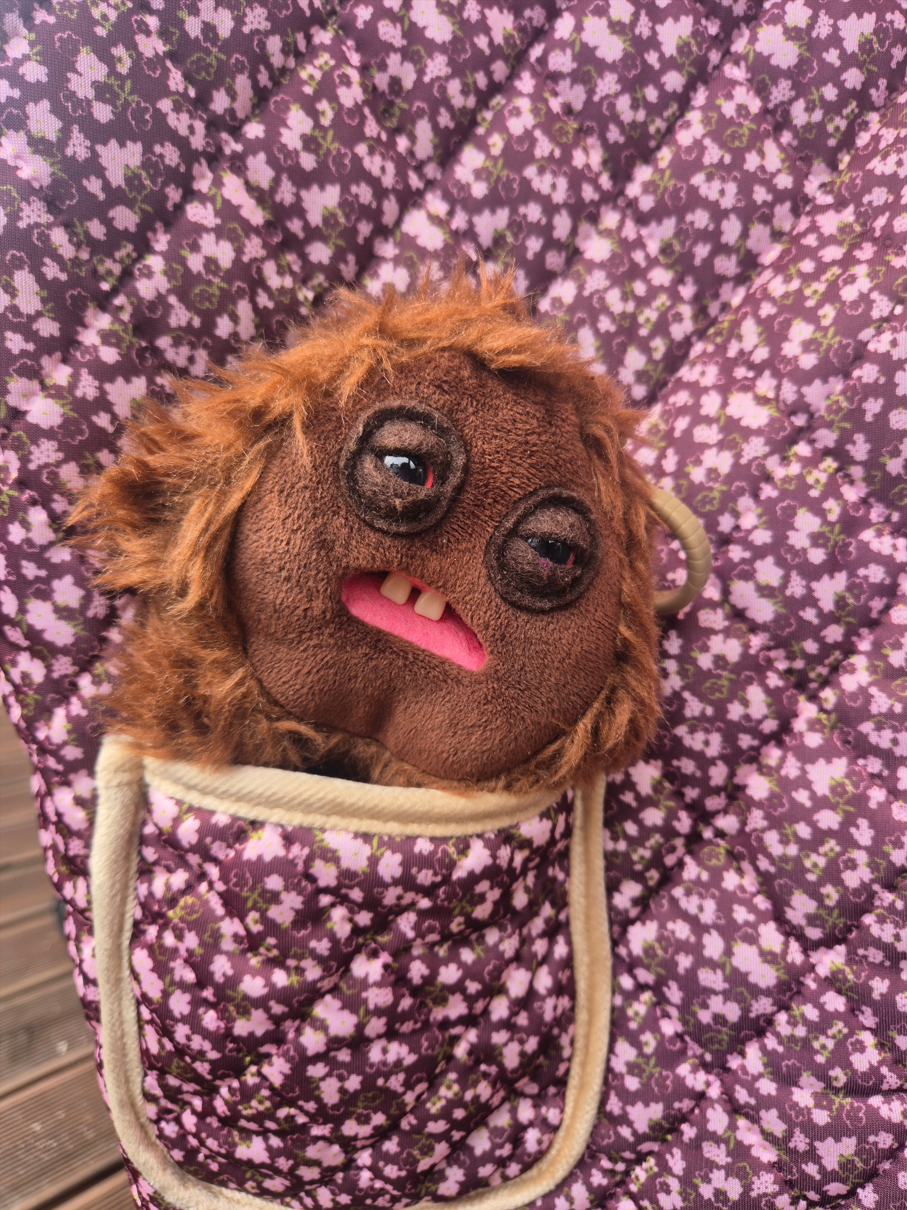 Fuggler Hedgy Grog Keyring Brown 착용 스타일