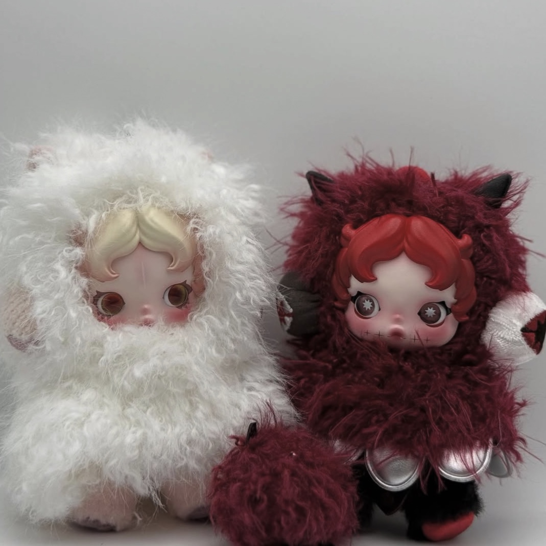 Pop Mart Skullpanda You Found Me ! Series Plush Doll Pendant Chomp (Opened Case), Pop Mart Skullpanda You Found Me ! Series Plush Doll Pendant Ghostie (Opened Case) 착용 스타일