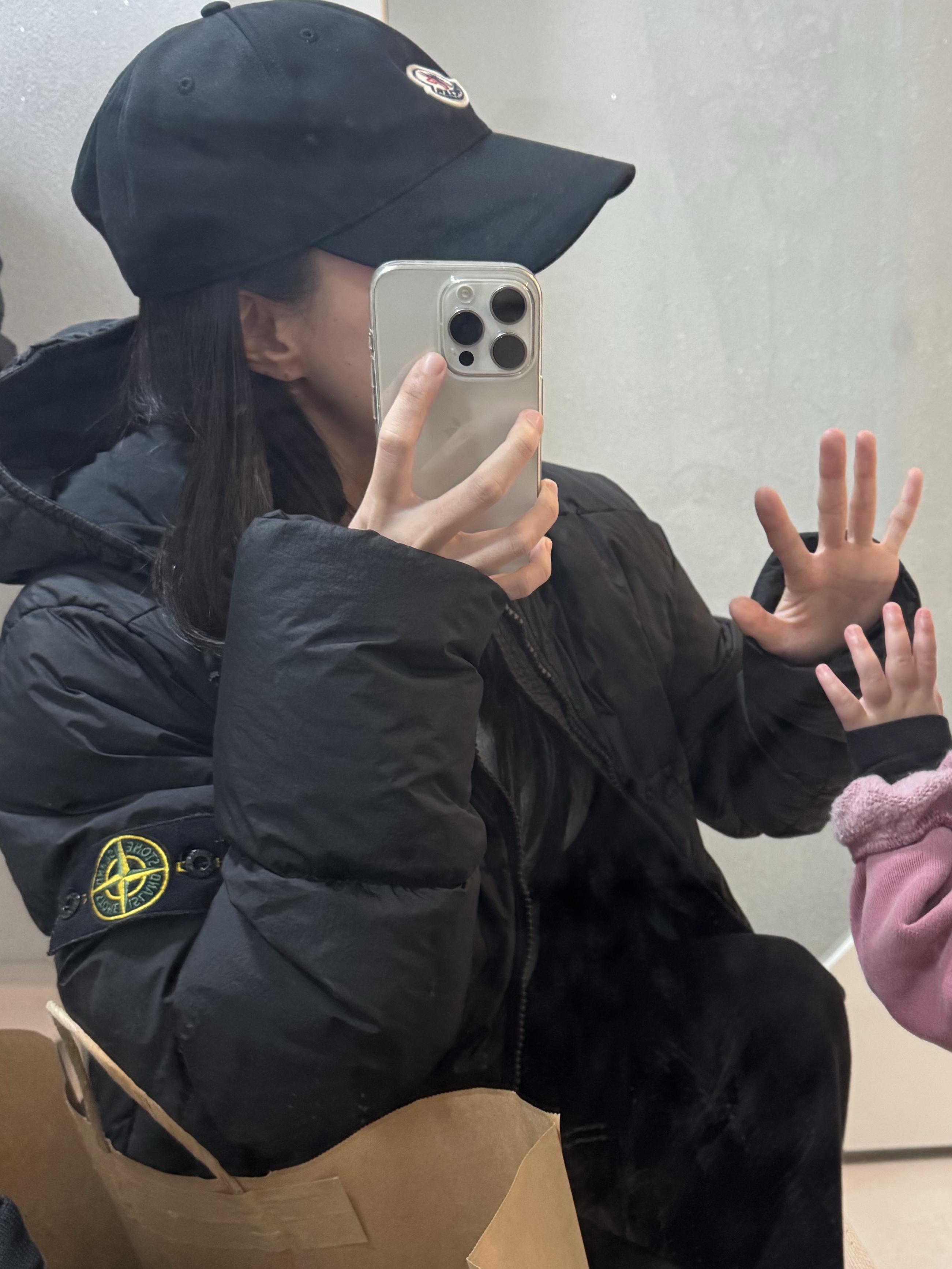 Stone Island 40723 Crinkle Reps Hooded Down Jacket Black - 20FW 착용 스타일