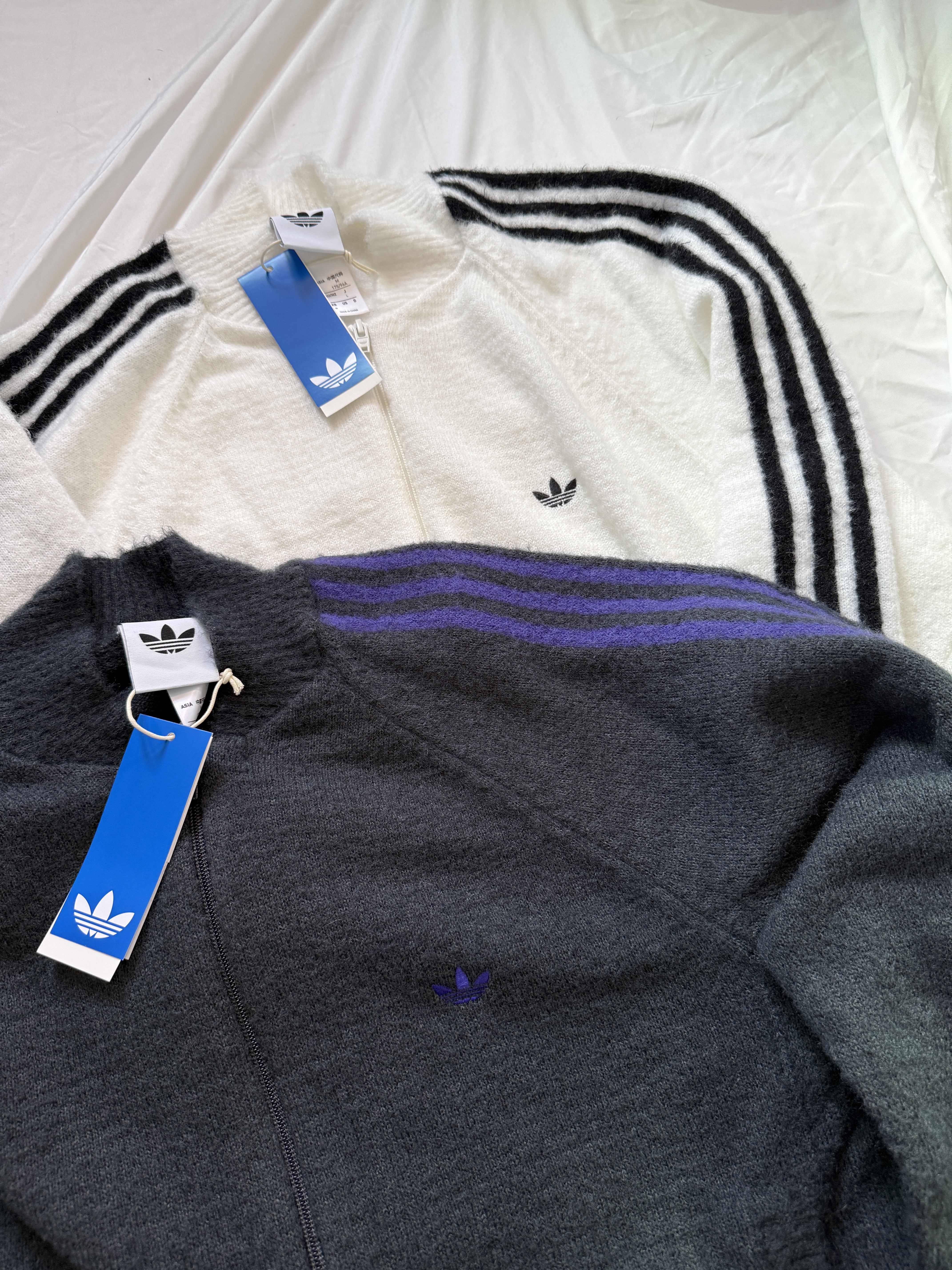 Adidas Knit Superstar Track Top Black - KR Sizing, Adidas Waffle Beckenbauer Track Top Wonder White - KR Sizing 착용 스타일 - 2