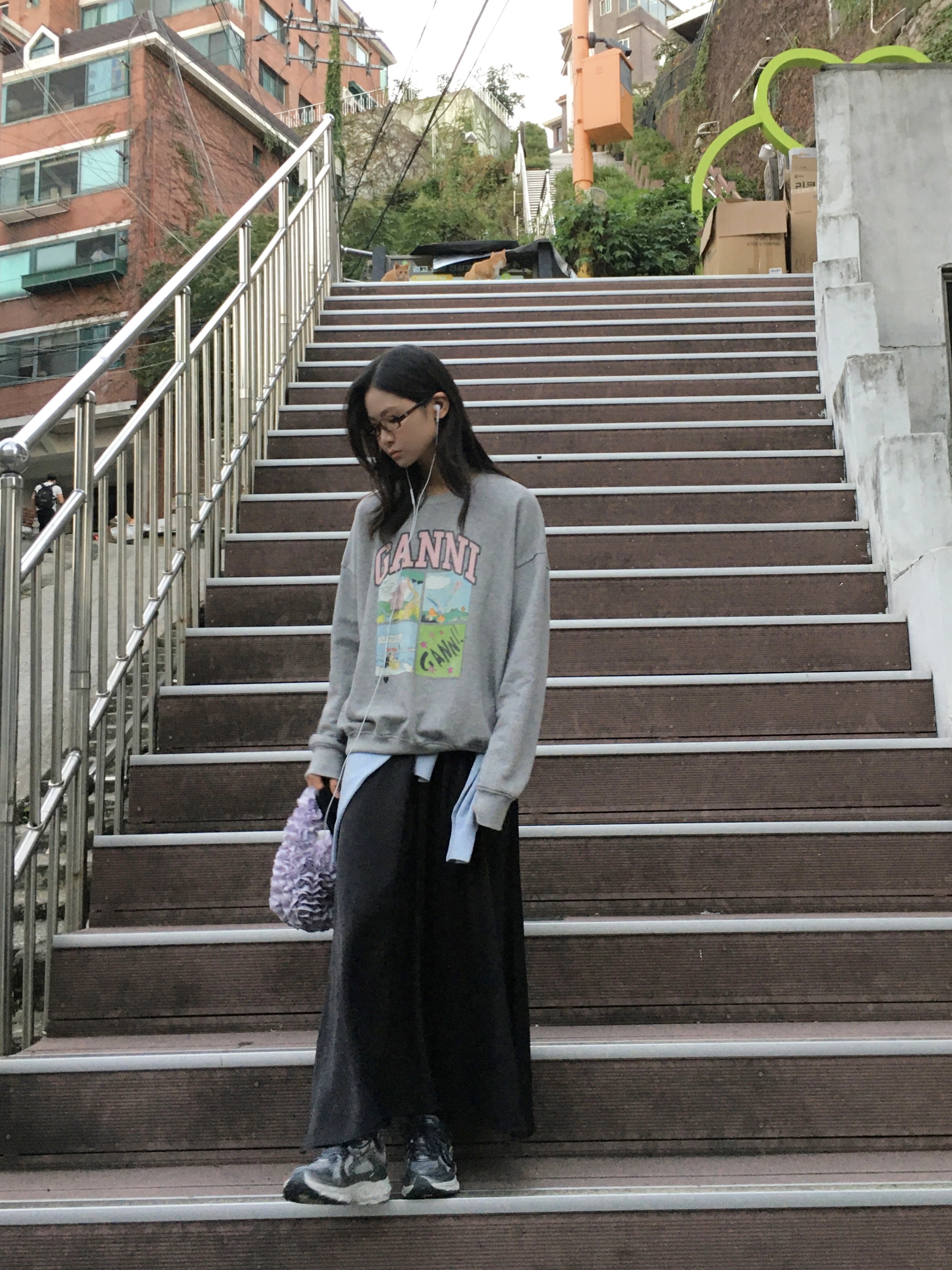 COS Dahlia Micro Bag Lilac 착용 스타일 - 2