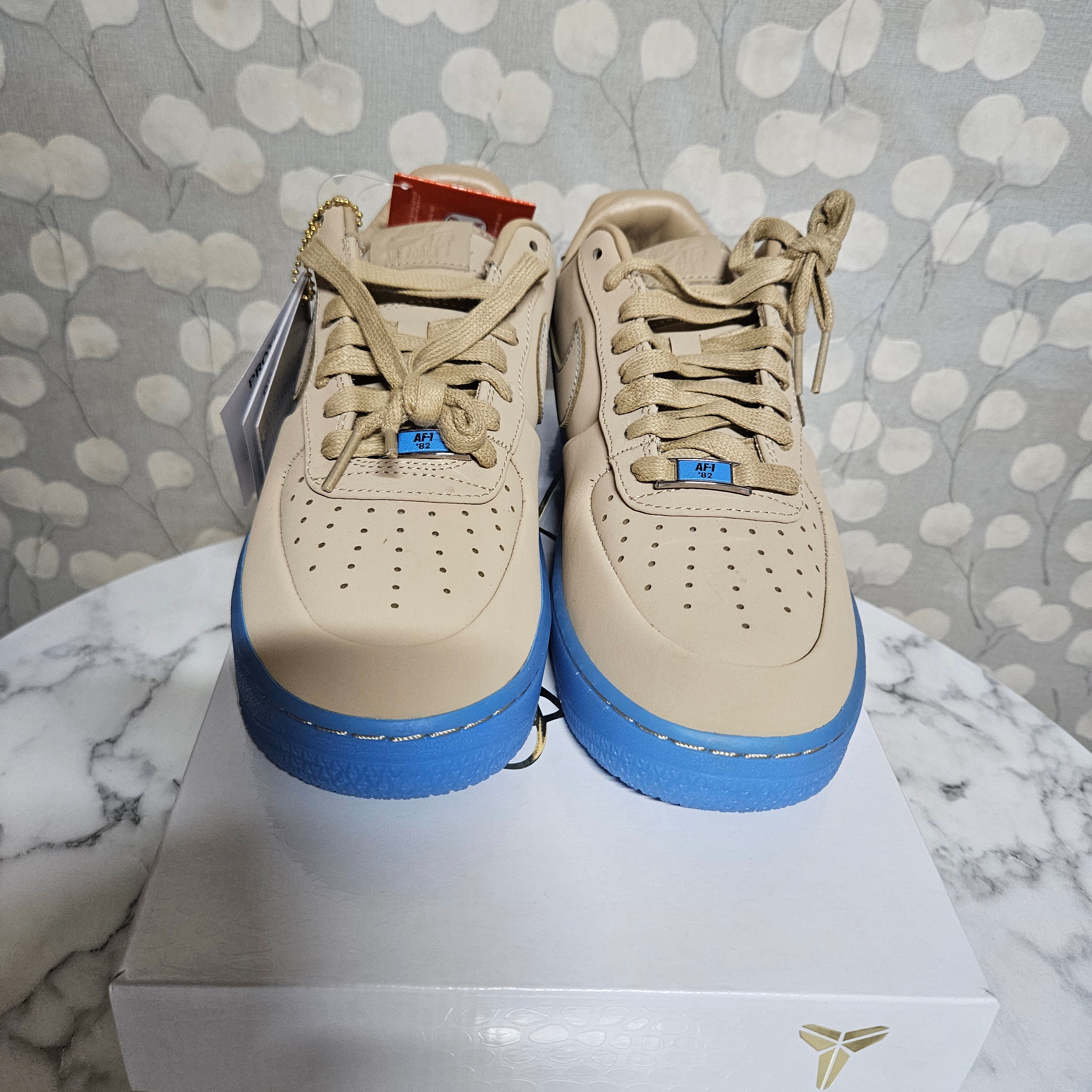 Nike x Kobe Bryant Air Force 1 Low Protro Linen and University Blue 착용 스타일 - 3