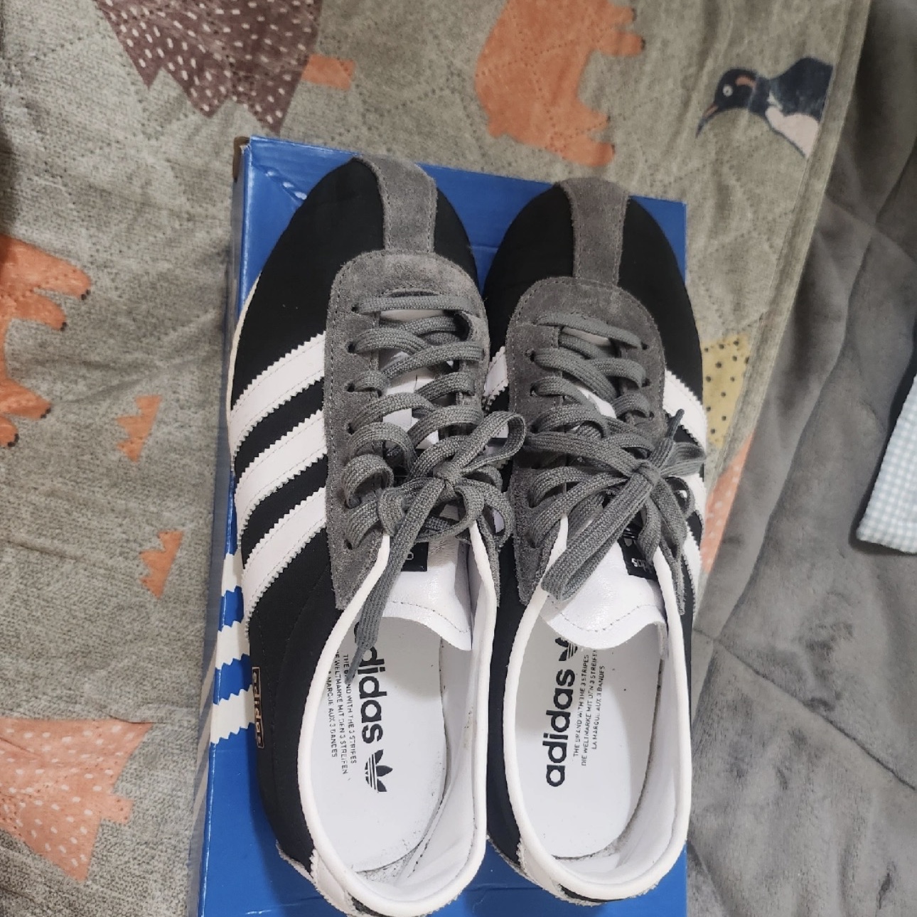 (W) Adidas Tokyo Black 착용 스타일