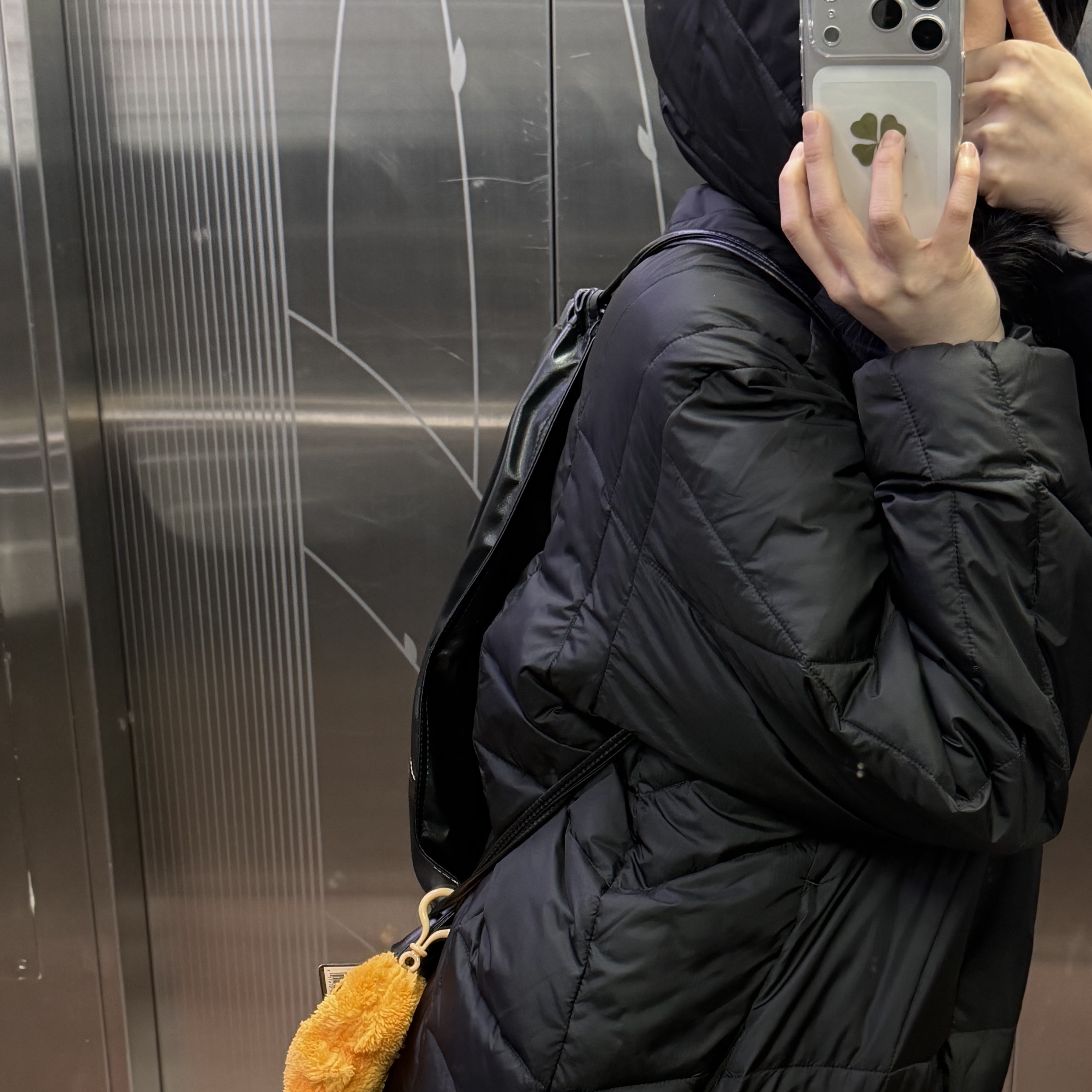 The North Face Wave LT On Jacket Black -25FW, Matin Kim String Coating Backpack Black 착용 스타일 - 2