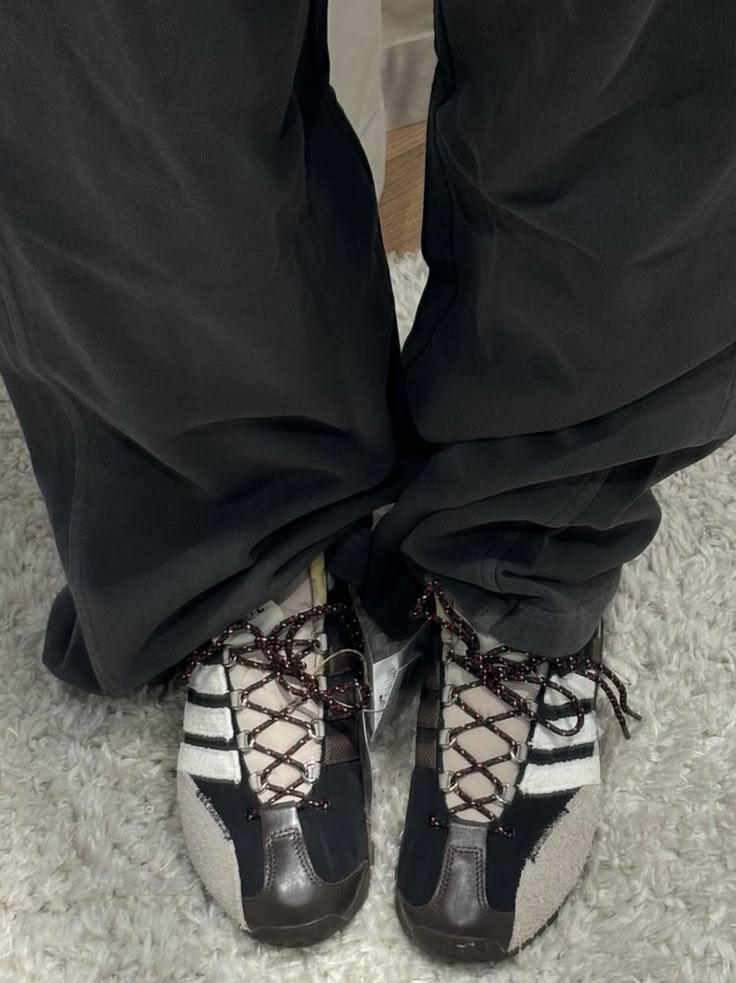 Adidas x Song for the Mute Country OG Core Black Core White 착용 스타일