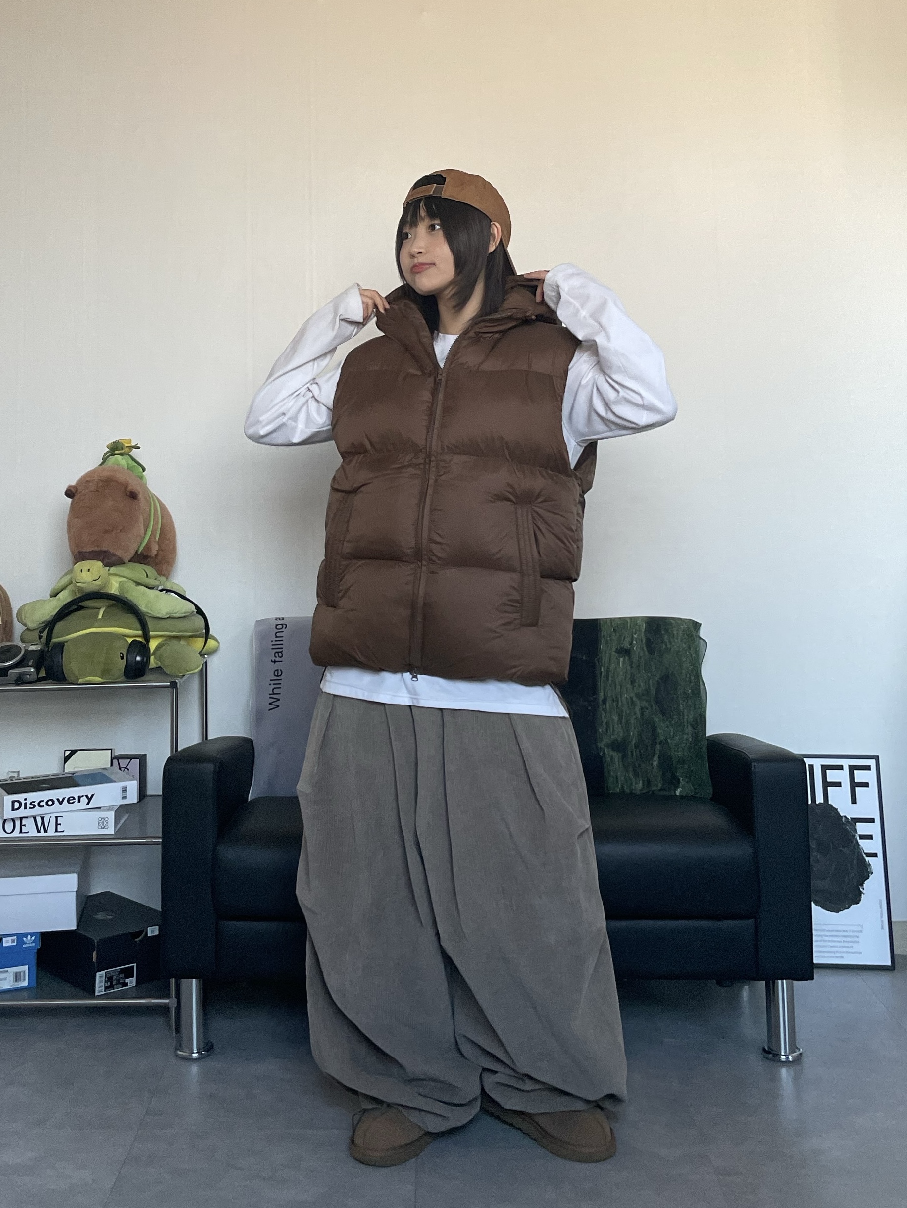 Carhartt Canvas Cap Carhartt Brown, (W) UGG Tasman Slipper Chestnut 착용 스타일 - 5