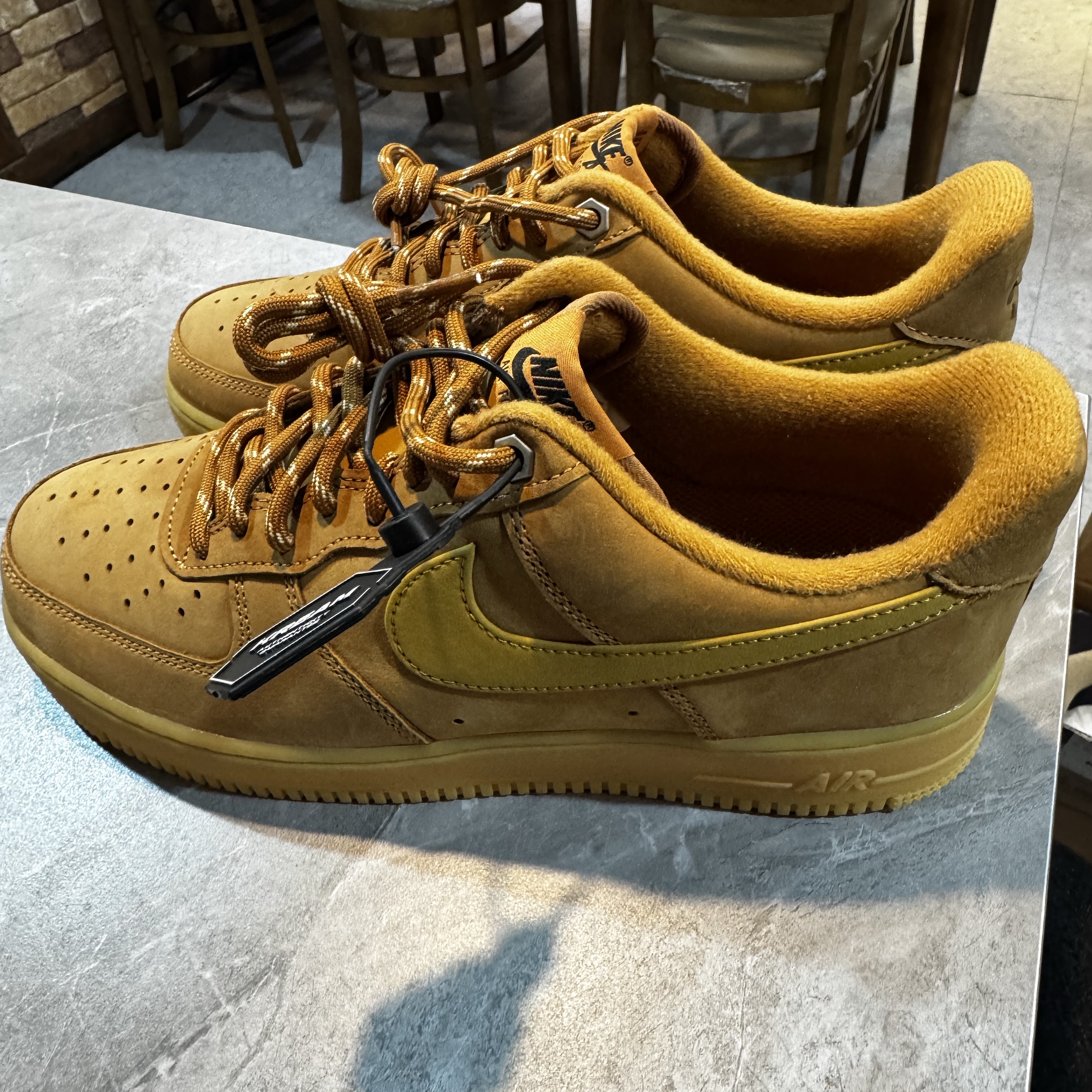Nike Air Force 1 '07 WB Flax 착용 스타일 - 3