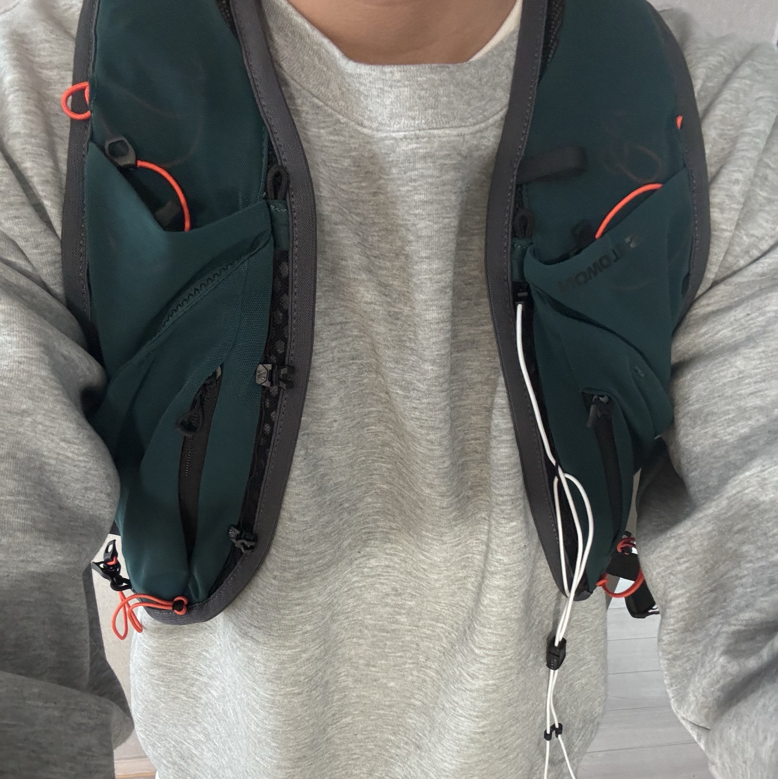 Salomon x GR10K XA 35 Ebony Ponderosa Pine 착용 스타일 - 1