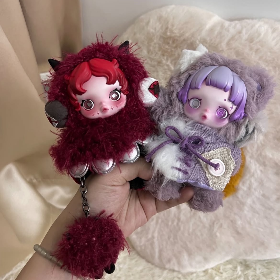 Pop Mart Skullpanda You Found Me ! Series Plush Doll Pendant Chomp (Opened Case), Pop Mart Skullpanda You Found Me ! Series Plush Doll Pendant Ratty Bear (Opened Case) 착용 스타일