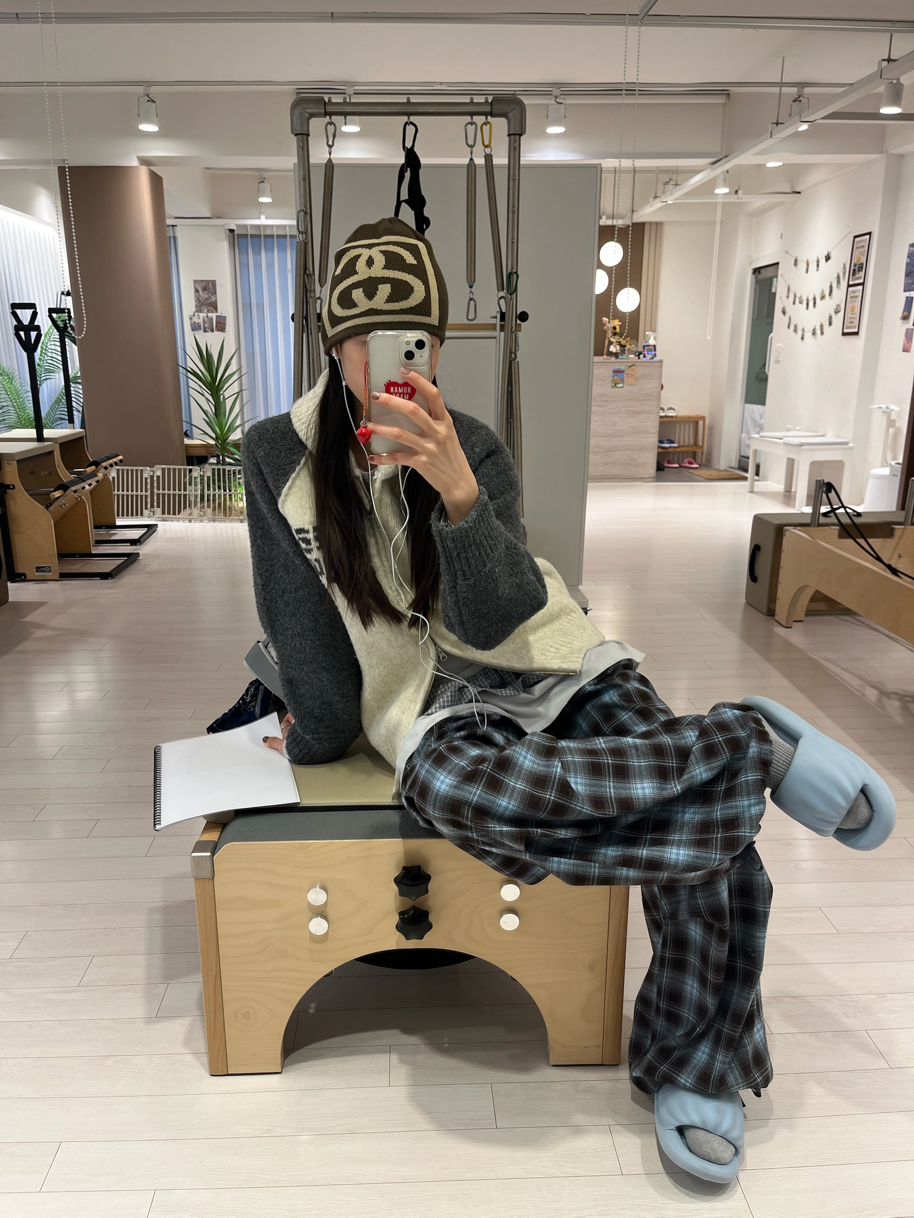 Stussy SS Link Skullcap Beanie Brown, Human Made HM iPhone 14 Case Black 착용 스타일