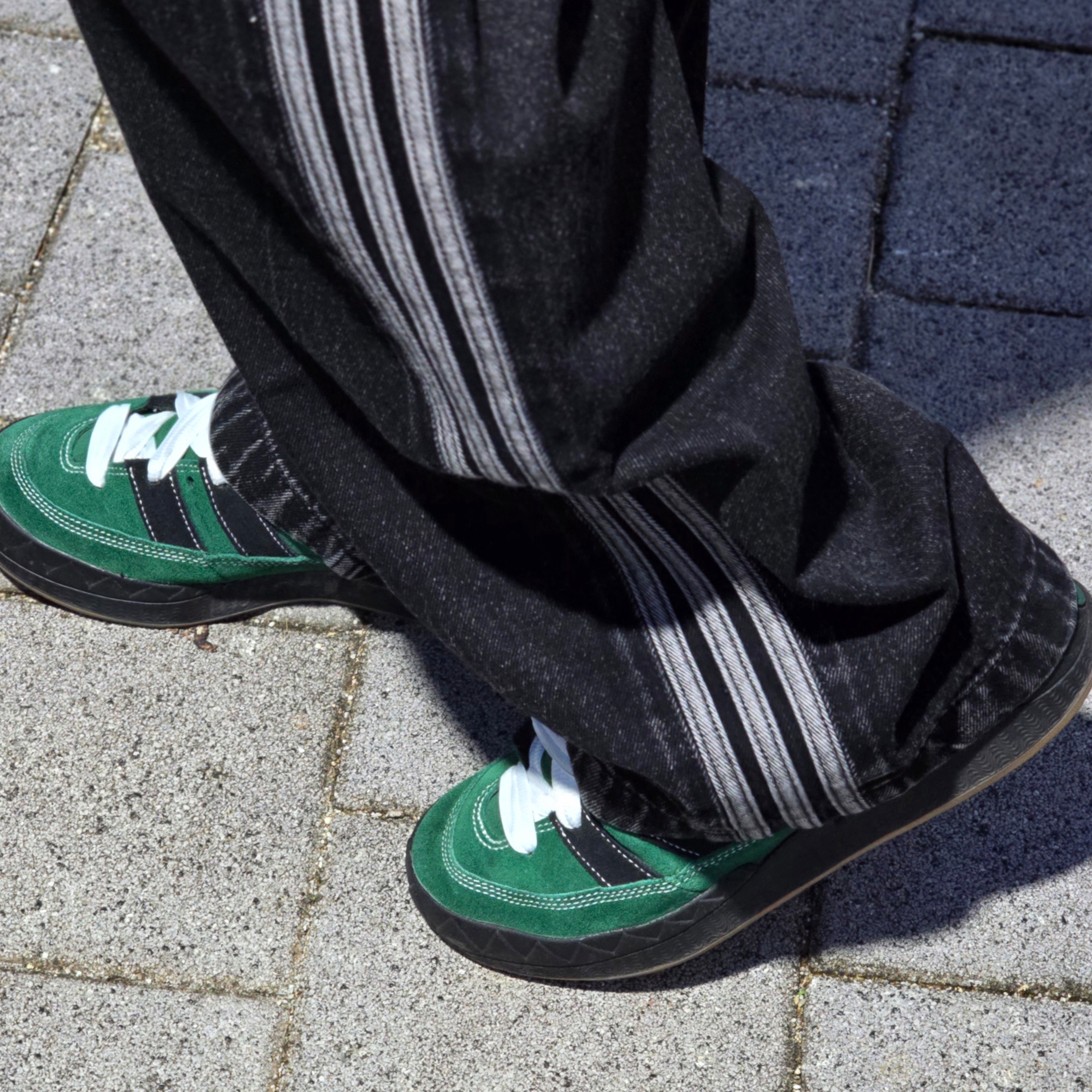 Adidas x YNuK Adimatic Dark Green Core Black 착용 스타일 - 2