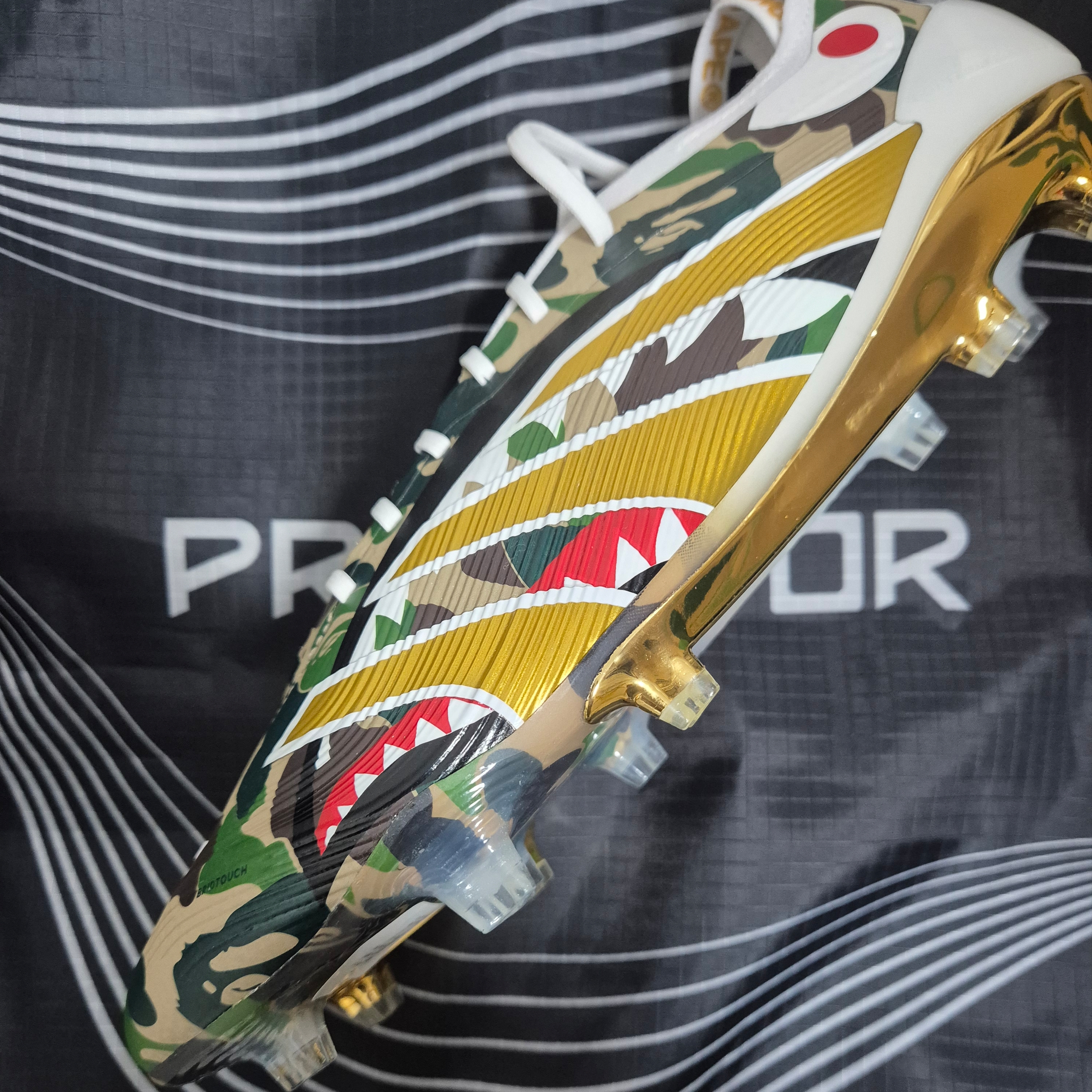 Adidas x BAPE Predator Elite FT FG M2 Hemp Gold Metallic Cloud White 착용 스타일 - 1