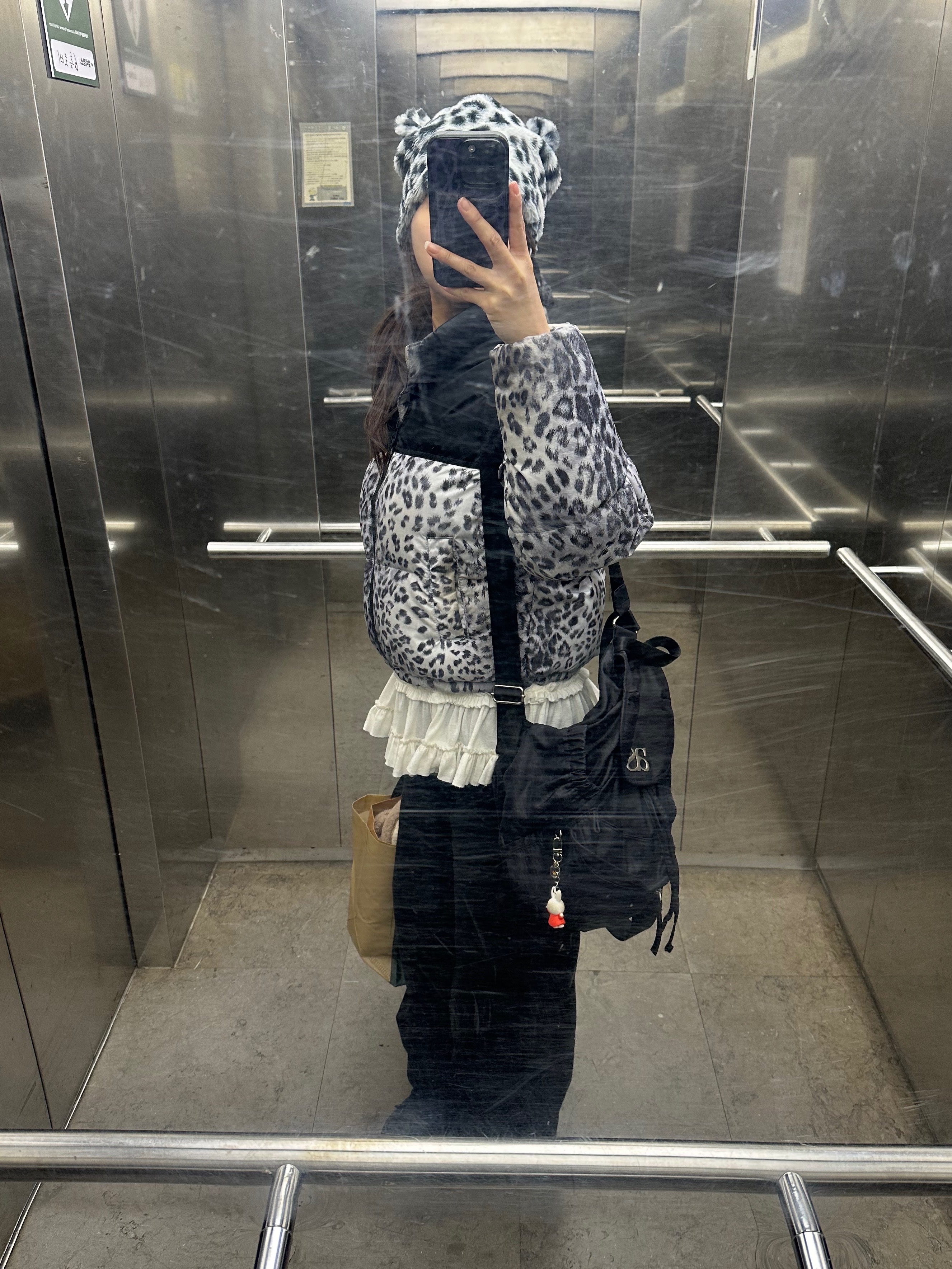 Palace Furry Ears Nein Cuff Beanie Snow Leopard - 24FW 착용 스타일