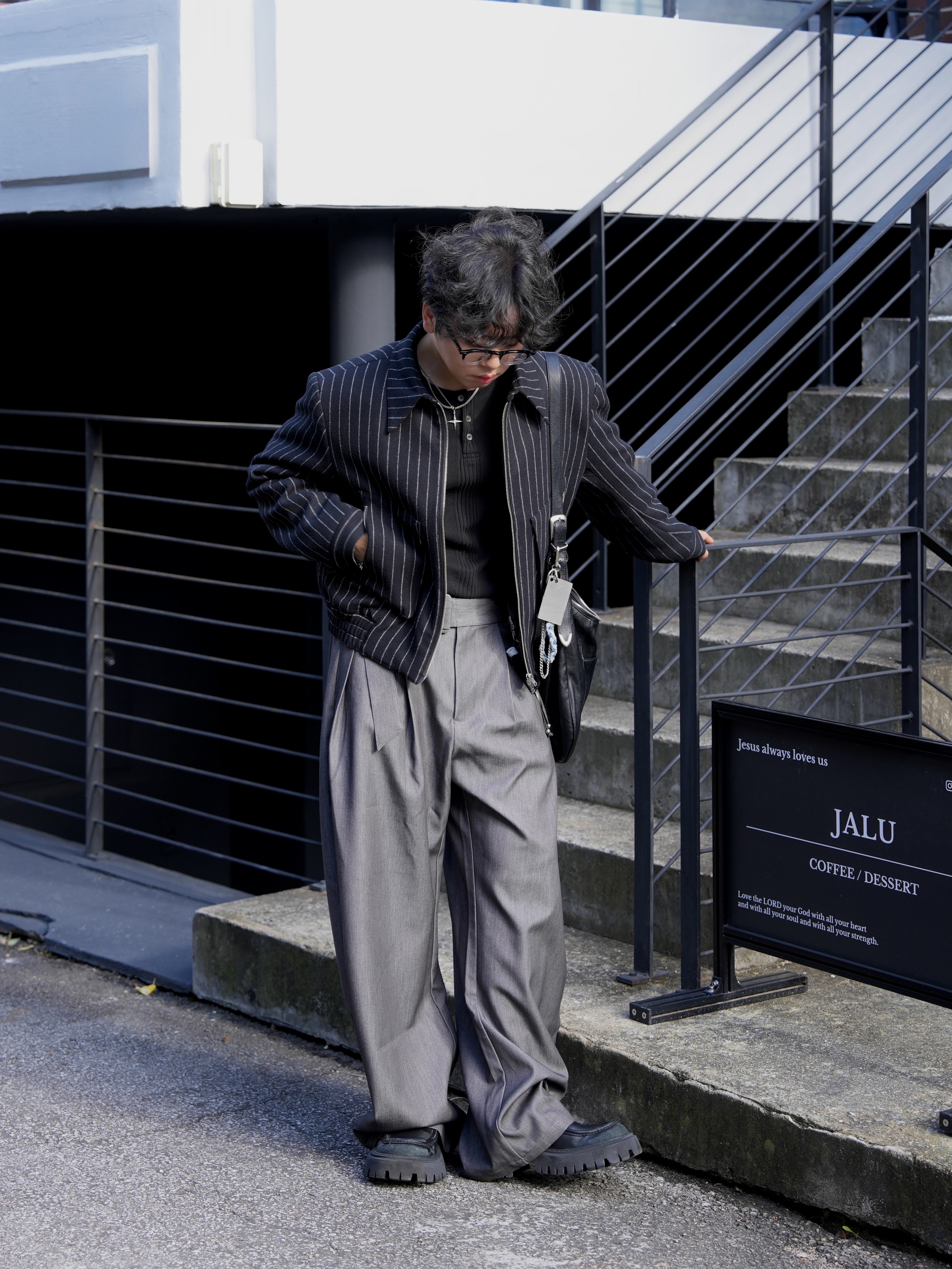 lash Clift Black Gradation, Balenciaga Tractor Loafers Black 착용 스타일 - 5