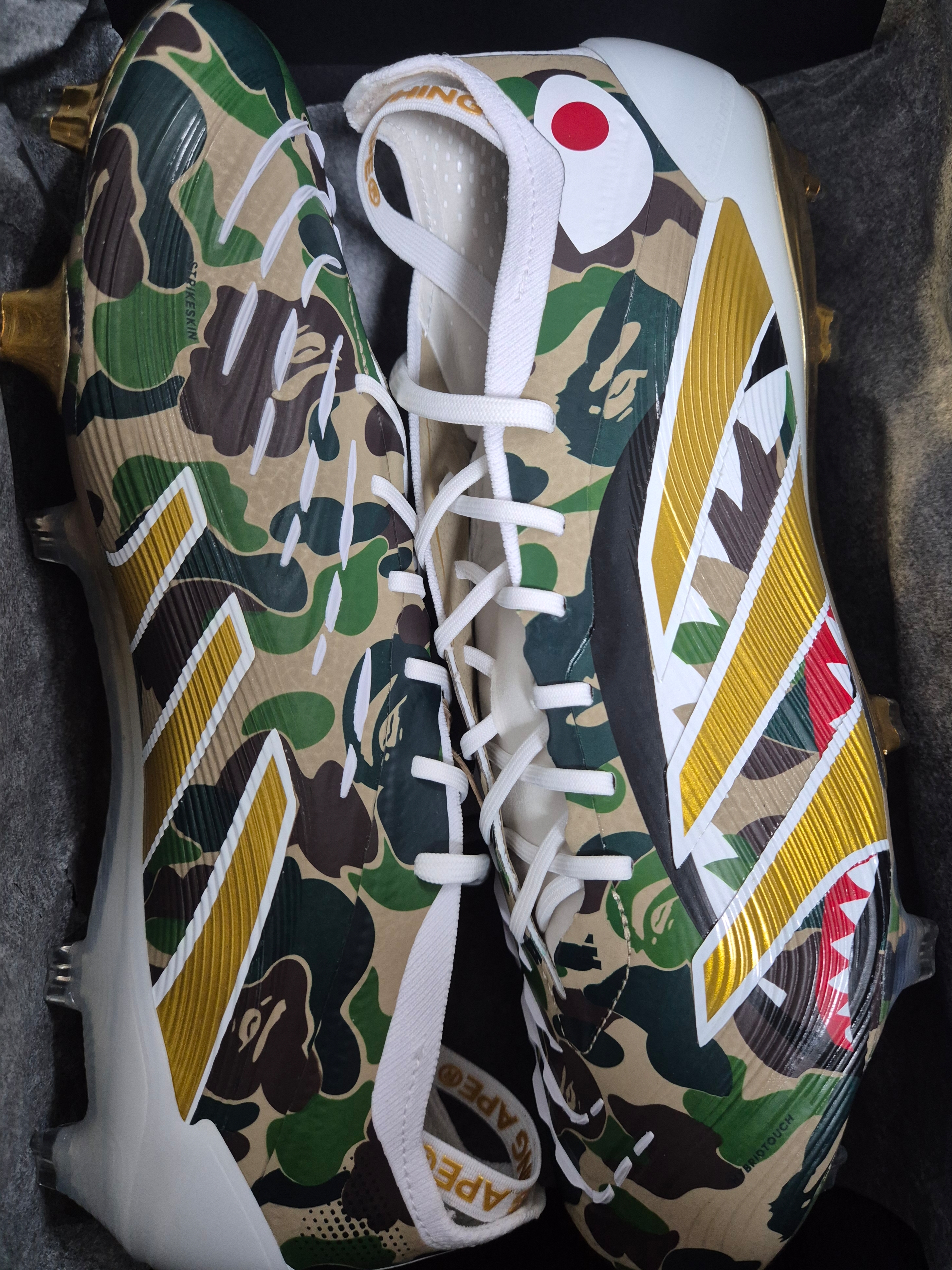 Adidas x BAPE Predator Elite FT FG M2 Hemp Gold Metallic Cloud White 착용 스타일 - 2