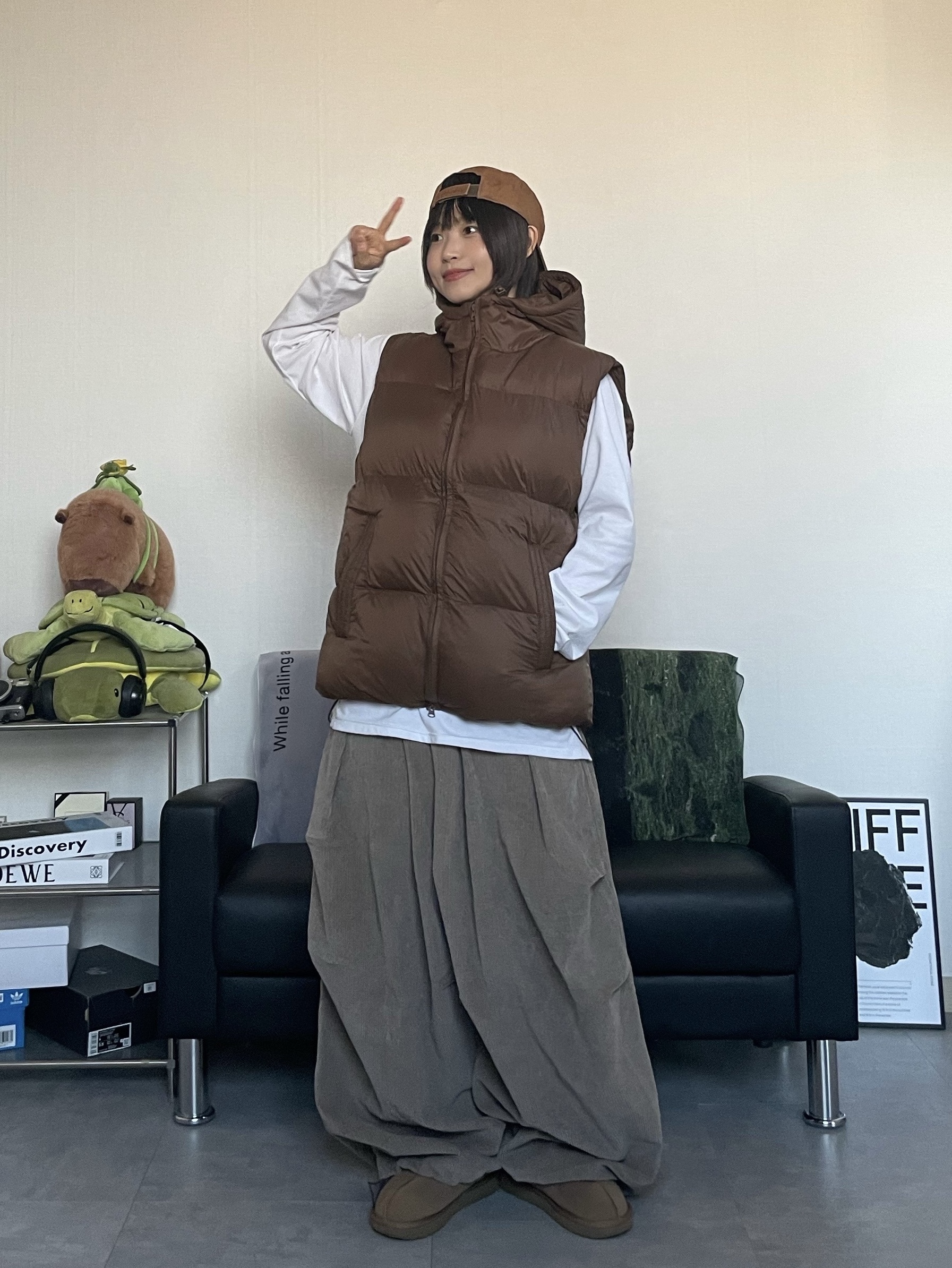 Carhartt Canvas Cap Carhartt Brown, (W) UGG Tasman Slipper Chestnut 착용 스타일 - 6
