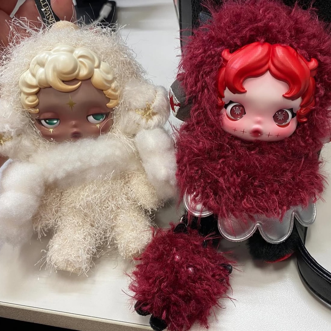Pop Mart Skullpanda You Found Me ! Series Plush Doll Pendant Chomp (Opened Case), Pop Mart Skullpanda You Found Me ! Series Plush Doll Pendant Sandman (Opened Case) 착용 스타일