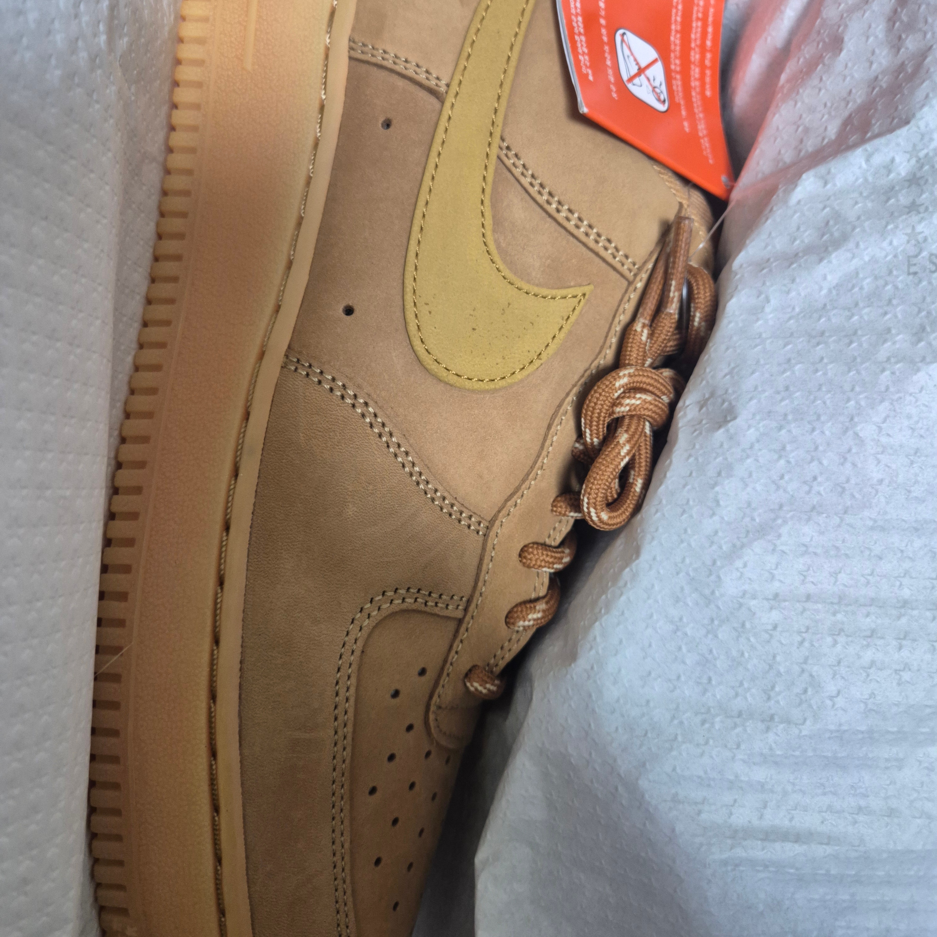 Nike Air Force 1 '07 WB Flax 착용 스타일