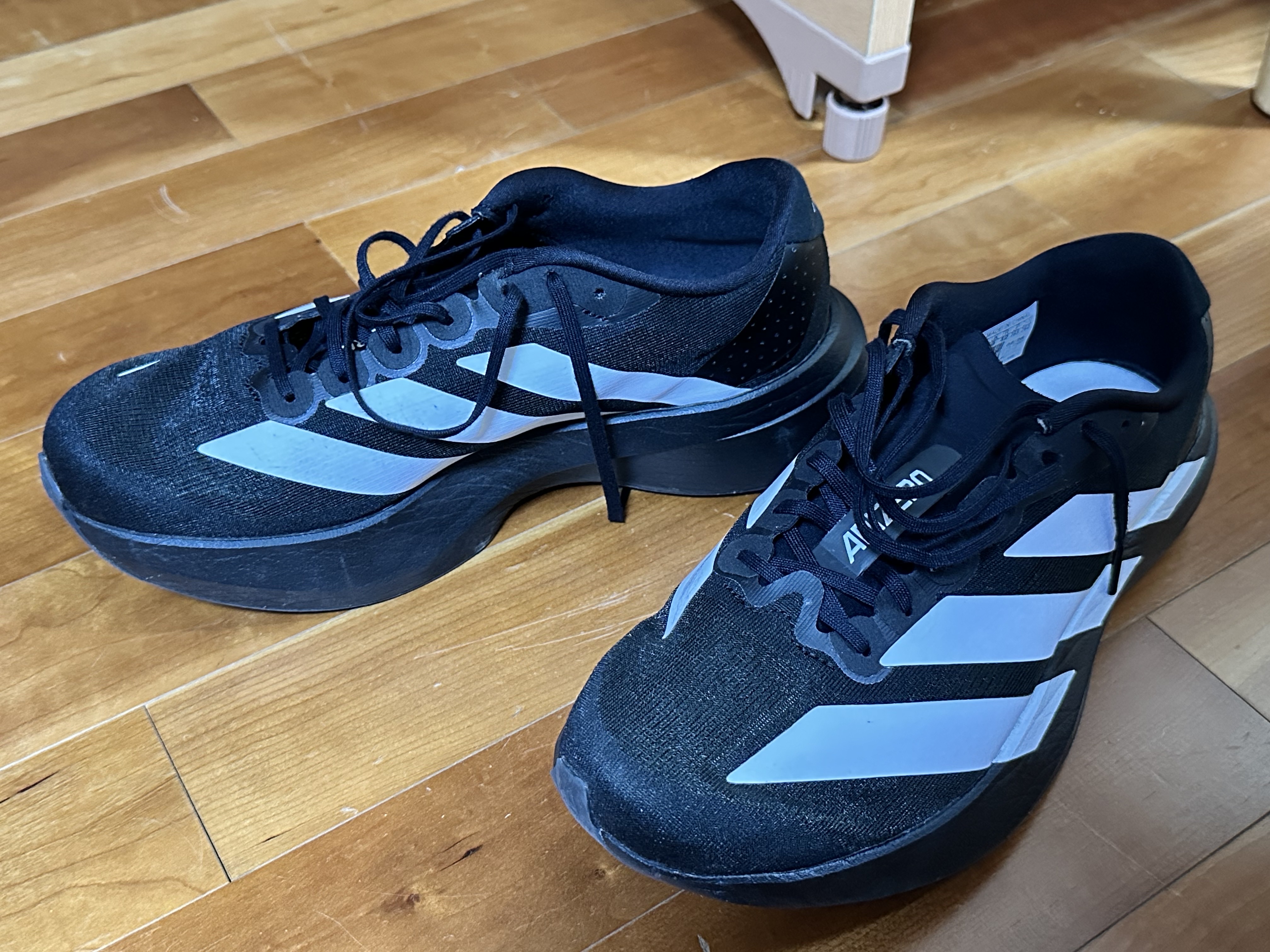 Adidas Adizero EVO SL Core Black Cloud White 착용 스타일