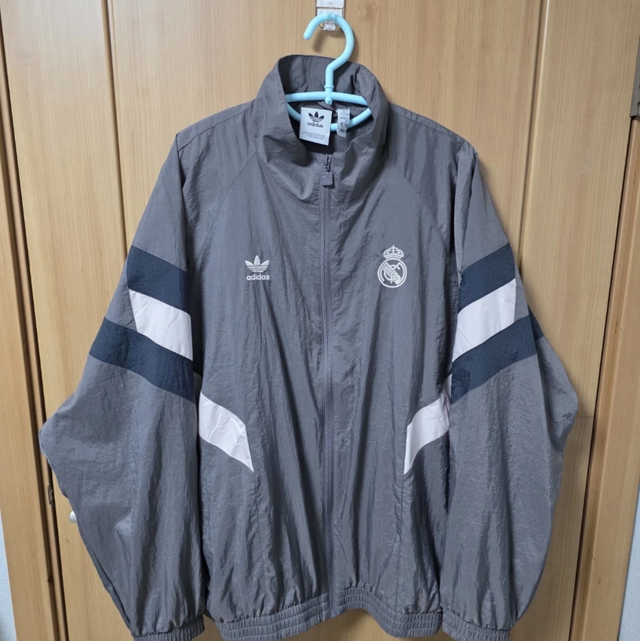 Adidas Real Madrid Originals Track Top Charcoal Grey - KR Sizing 착용 스타일