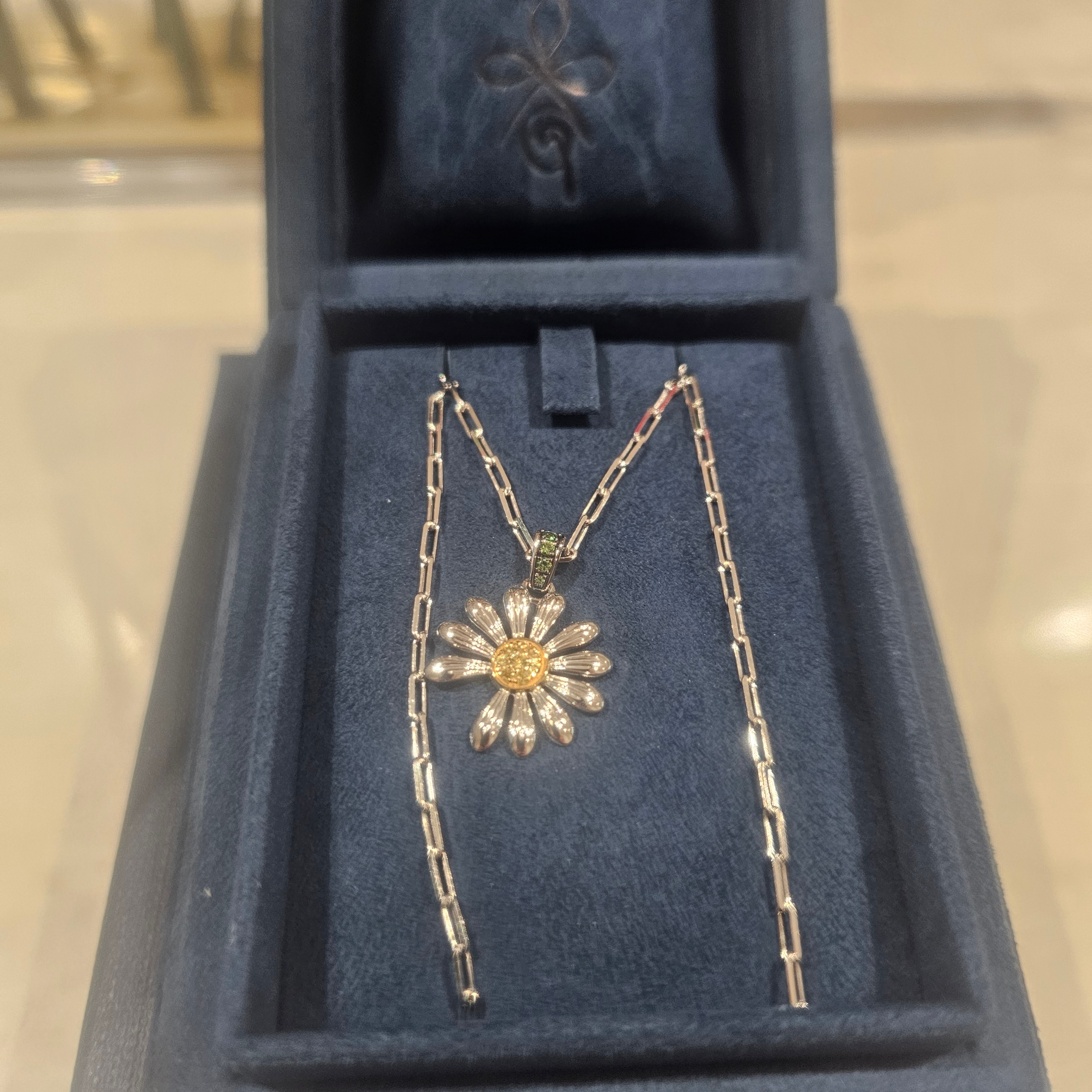 Jacob & Co x Peaceminusone Pendant Sterling Silver & Yellow Gold 착용 스타일 - 2