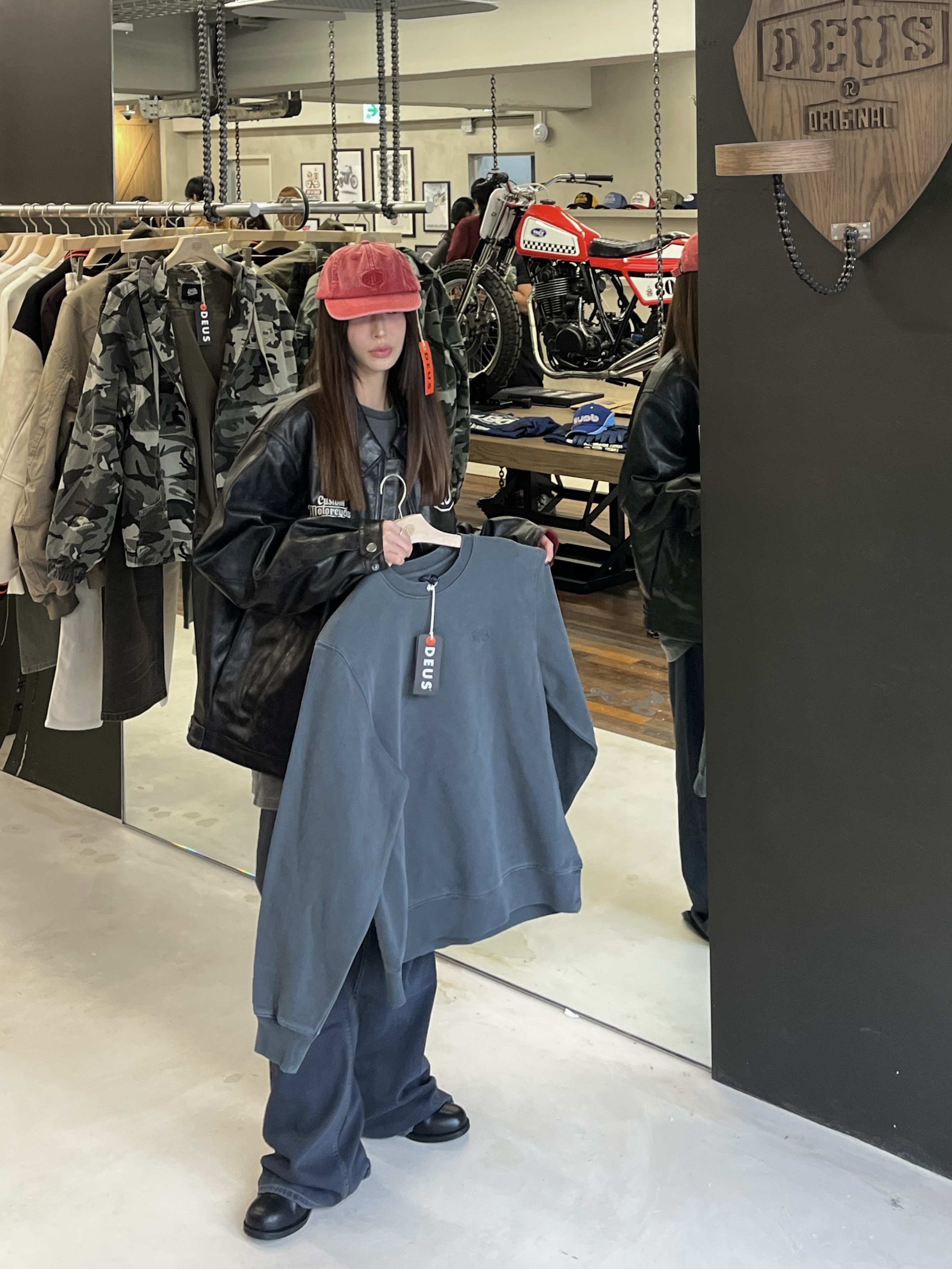 Deus Ex Machina Rider’s Friend Jacket Black, Deus Ex Machina Shield Garment Dyed Dad Cap Burgundy 착용 스타일 - 4