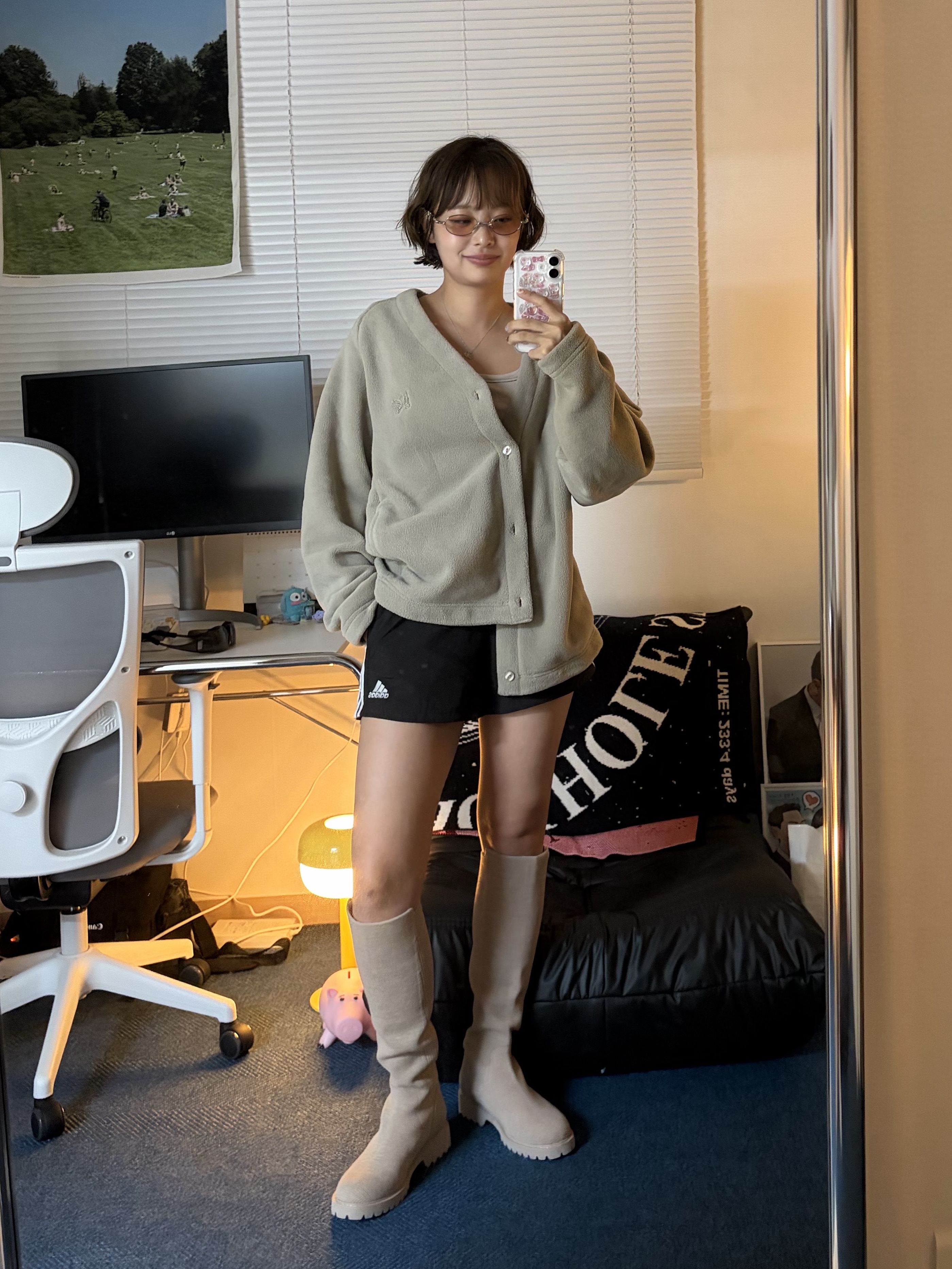 Uniqlo x Needles Fleece Oversized Cardigan Beige - KR, (W) Adidas 3-Stripes Woven Shorts Black - KR Sizing 착용 스타일 - 2