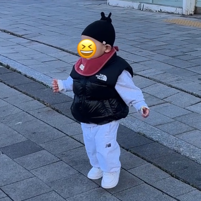 The North Face Nuptse On Ball Vest Black, (TD) Nike Air Force 1 Low EasyOn White 착용 스타일