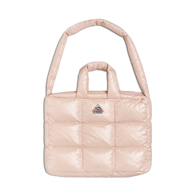피레넥스 (24`s) ALYX 빅 퀄티드 토트 백 - 피치 위프(Pyrenex (24's) ALYX Big Quilted Tote Bag - Peach Whip)