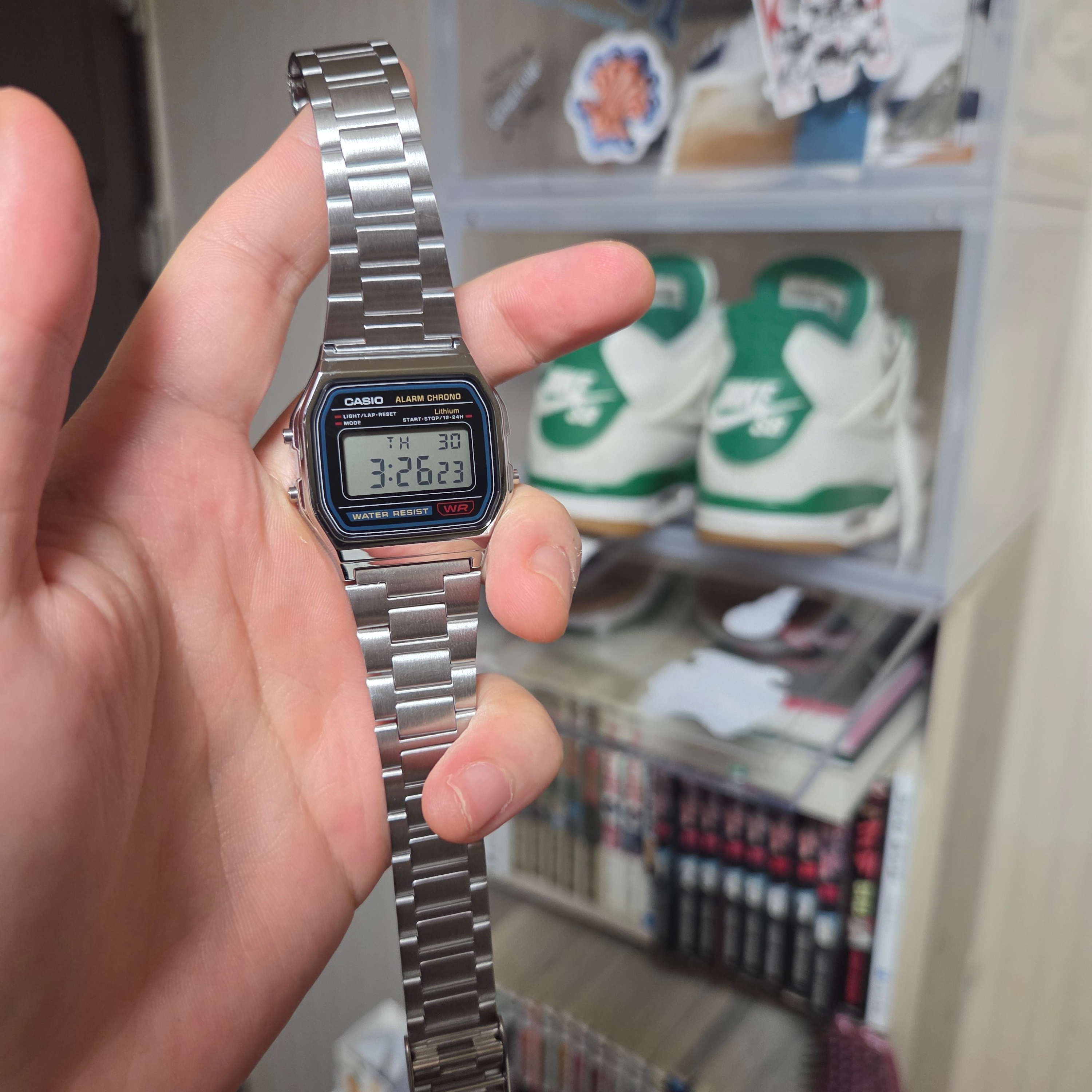 Casio A-158WA-1, Jordan 4 x Nike SB Retro SP Pine Green 착용 스타일 - 1