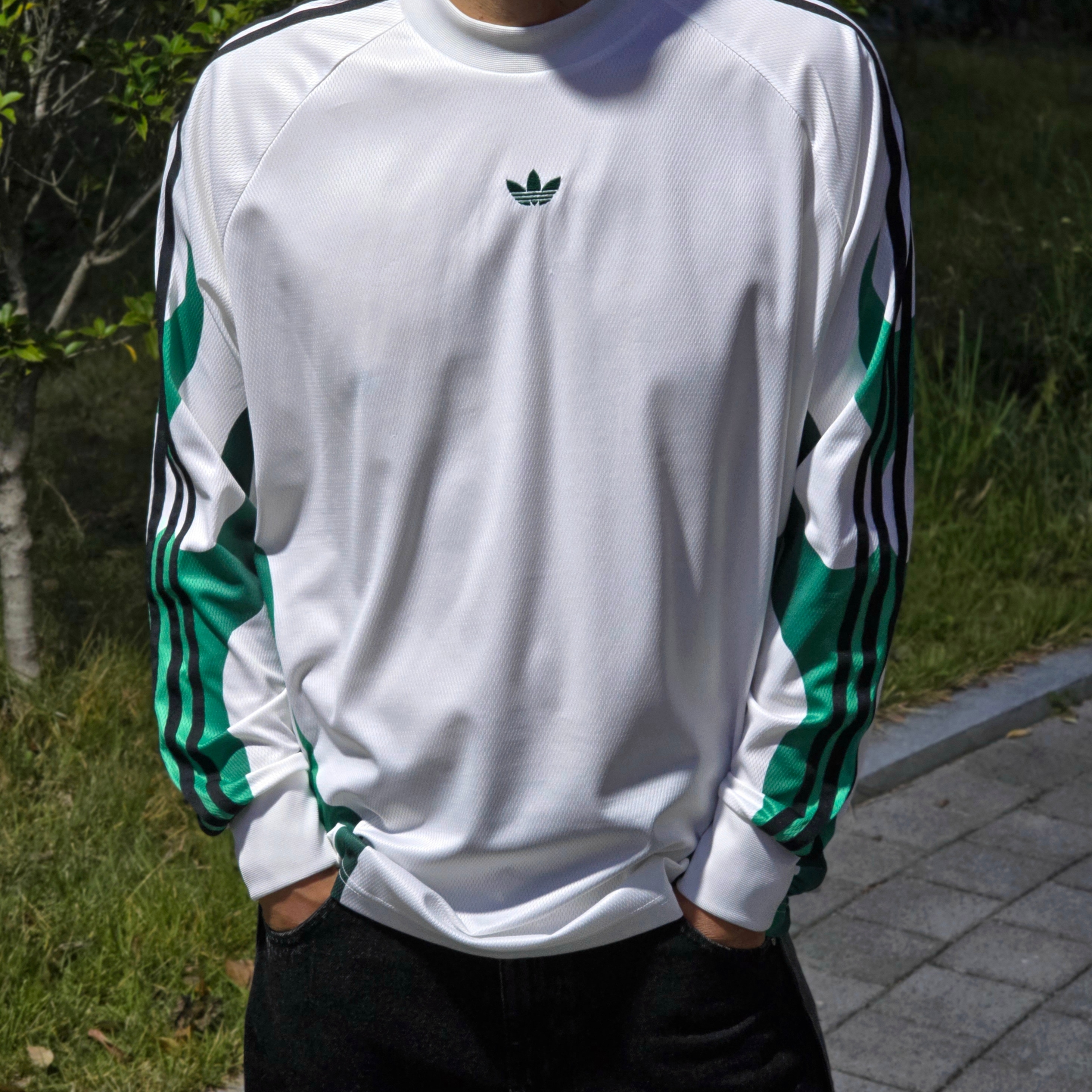 Adidas Flames Bike Shirt White - KR Sizing, Adidas Flames Bike Shirt White - US Sizing 착용 스타일 - 1
