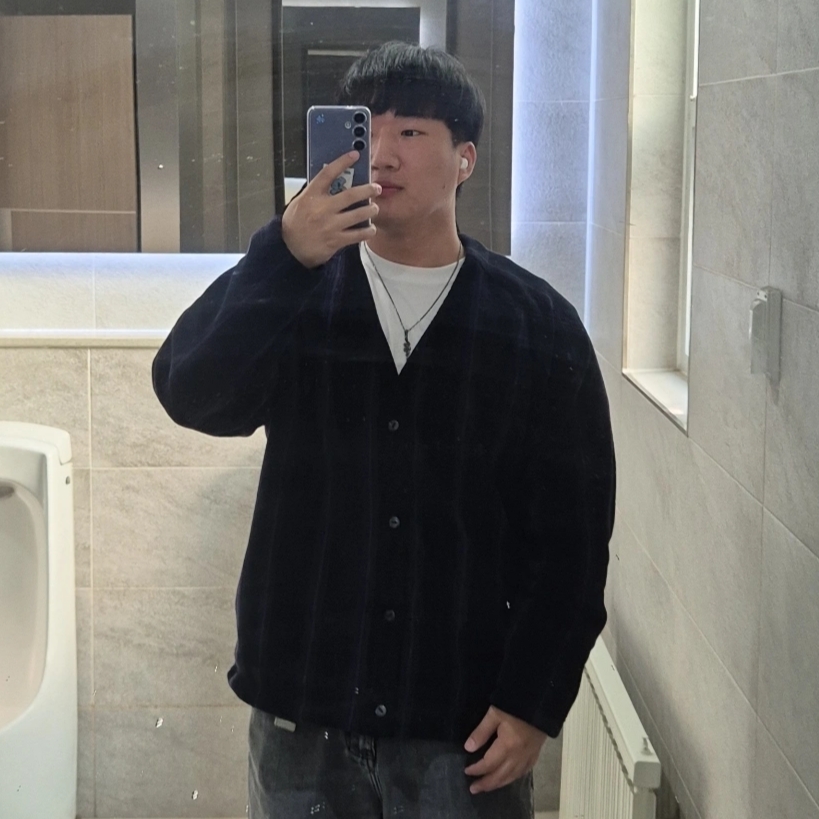 Uniqlo x Needles Fleece Oversized Cardigan Black - KR 착용 스타일 - 1