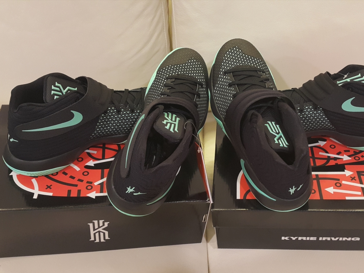 Nike Kyrie 2 Green Glow 착용 스타일