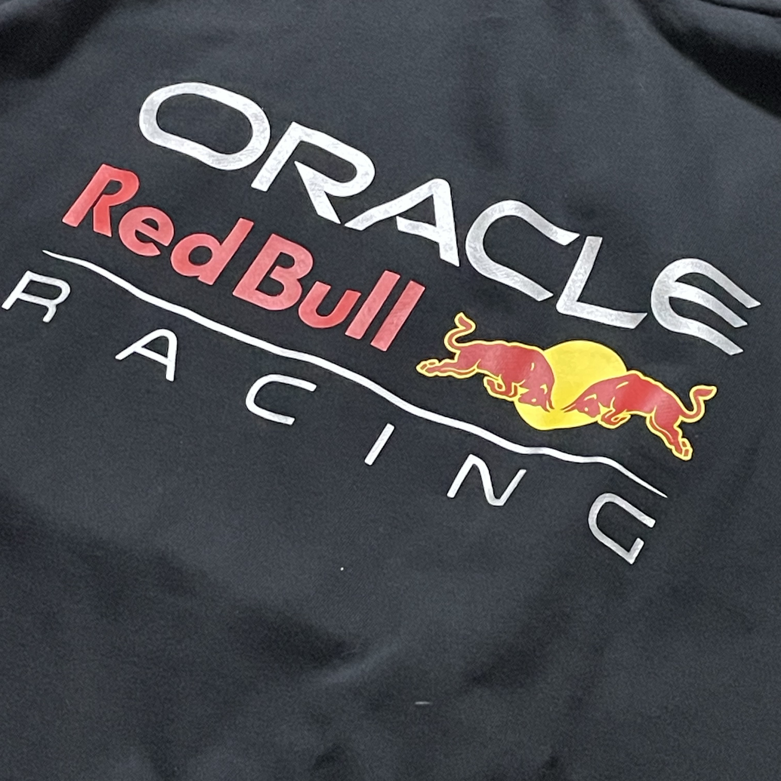 New Era x Oracle Red Bull Racing Photo Hoodie Black 착용 스타일