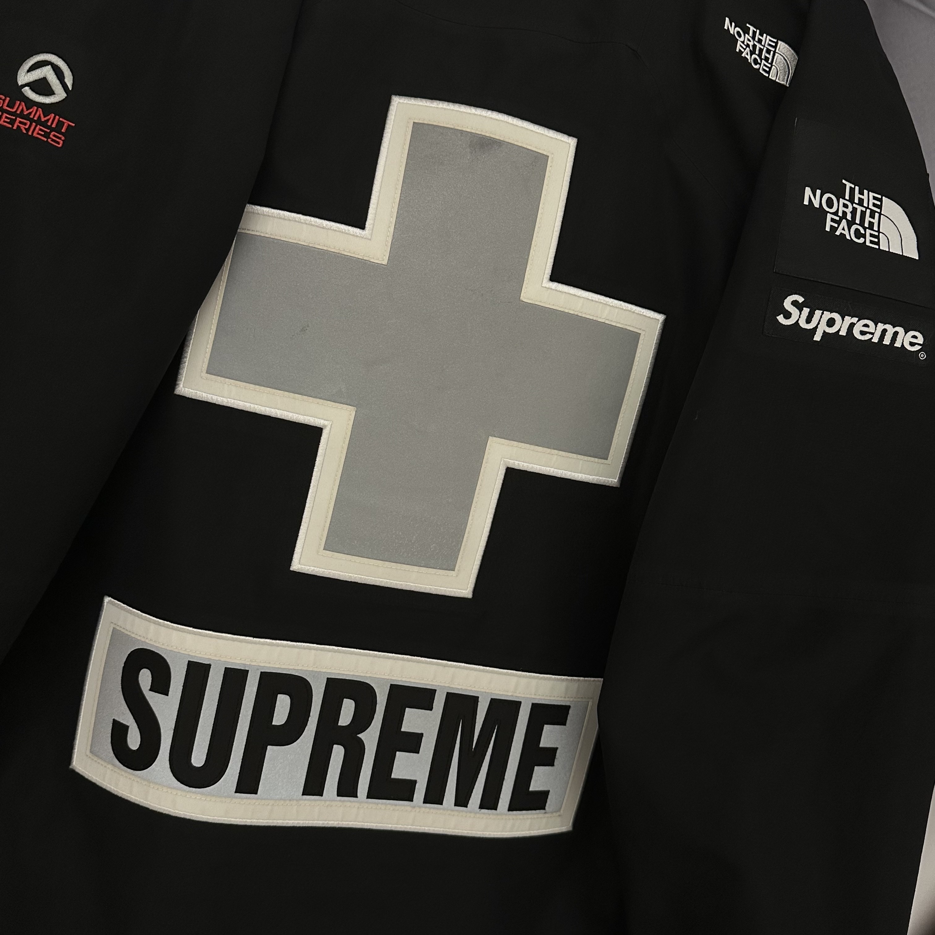 Supreme x The North Face Summit Series Rescue Mountain Pro Jacket Black - 22SS 착용 스타일