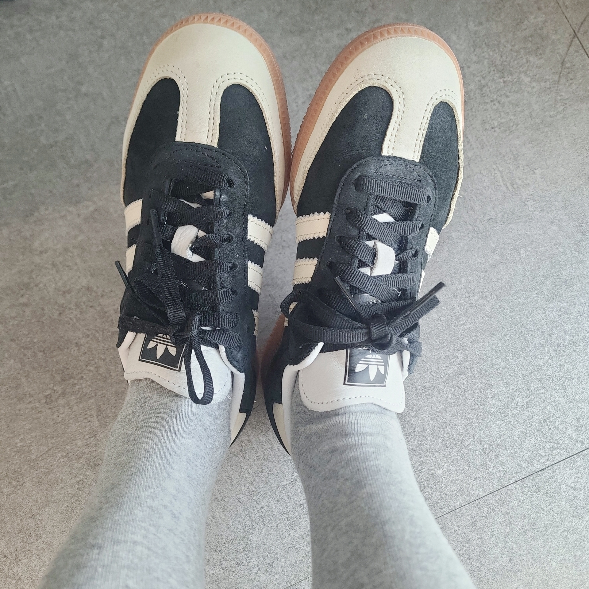 (W) Adidas Samba OG Core Black Wonder White 착용 스타일